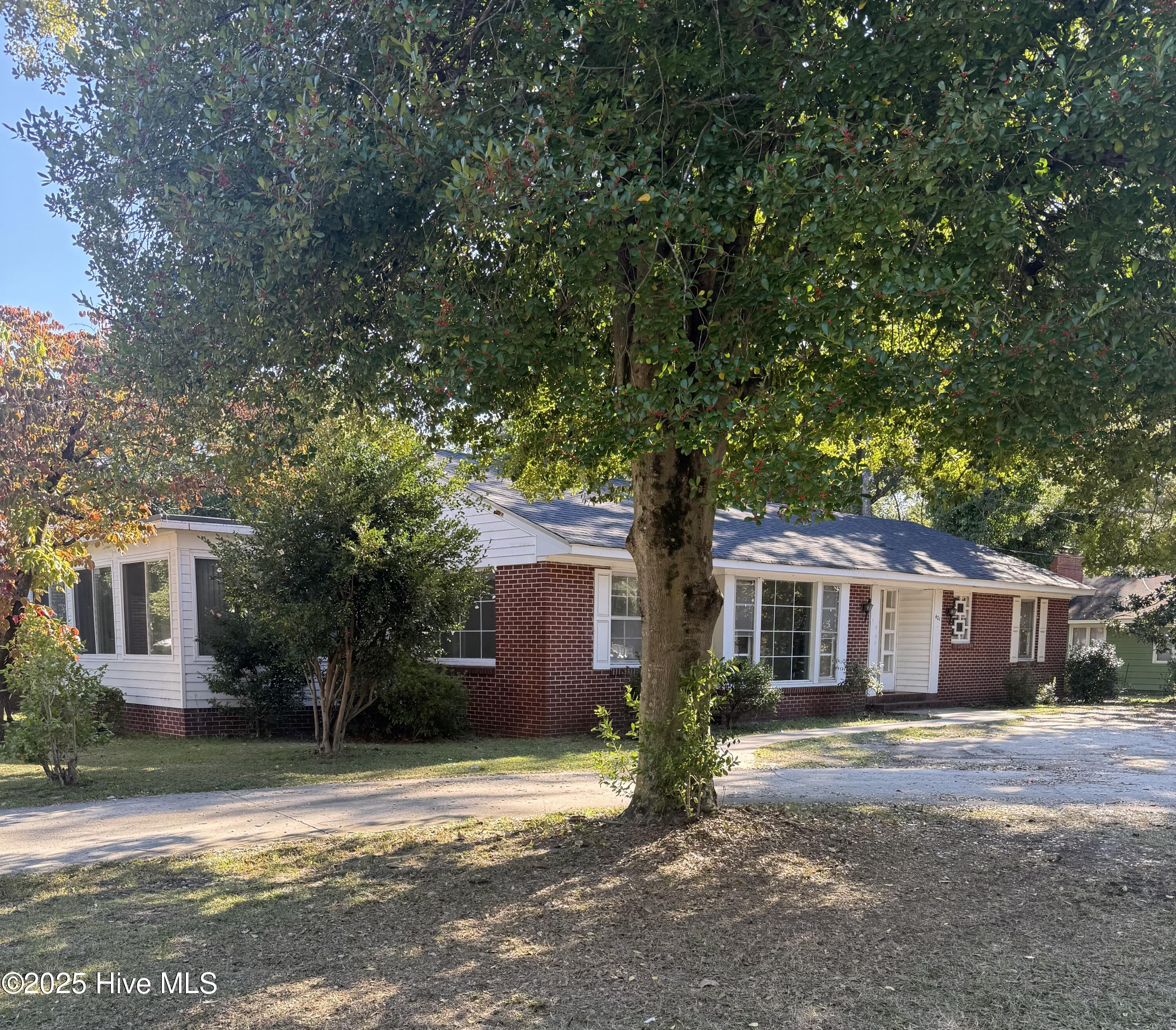 Homes for sale in Hamlet, NC | 401 Marlboro St, Hamlet, NC 28345 | MLS# 100536551