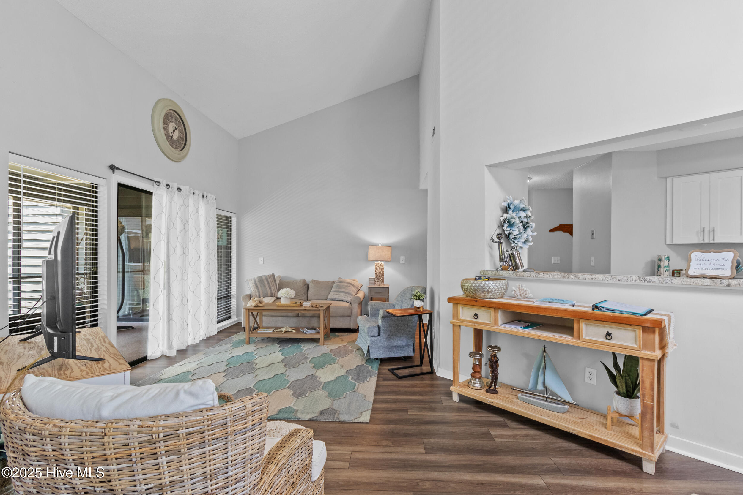 100508108 | Photo 13