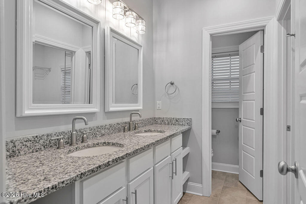 100548703 | Photo 26