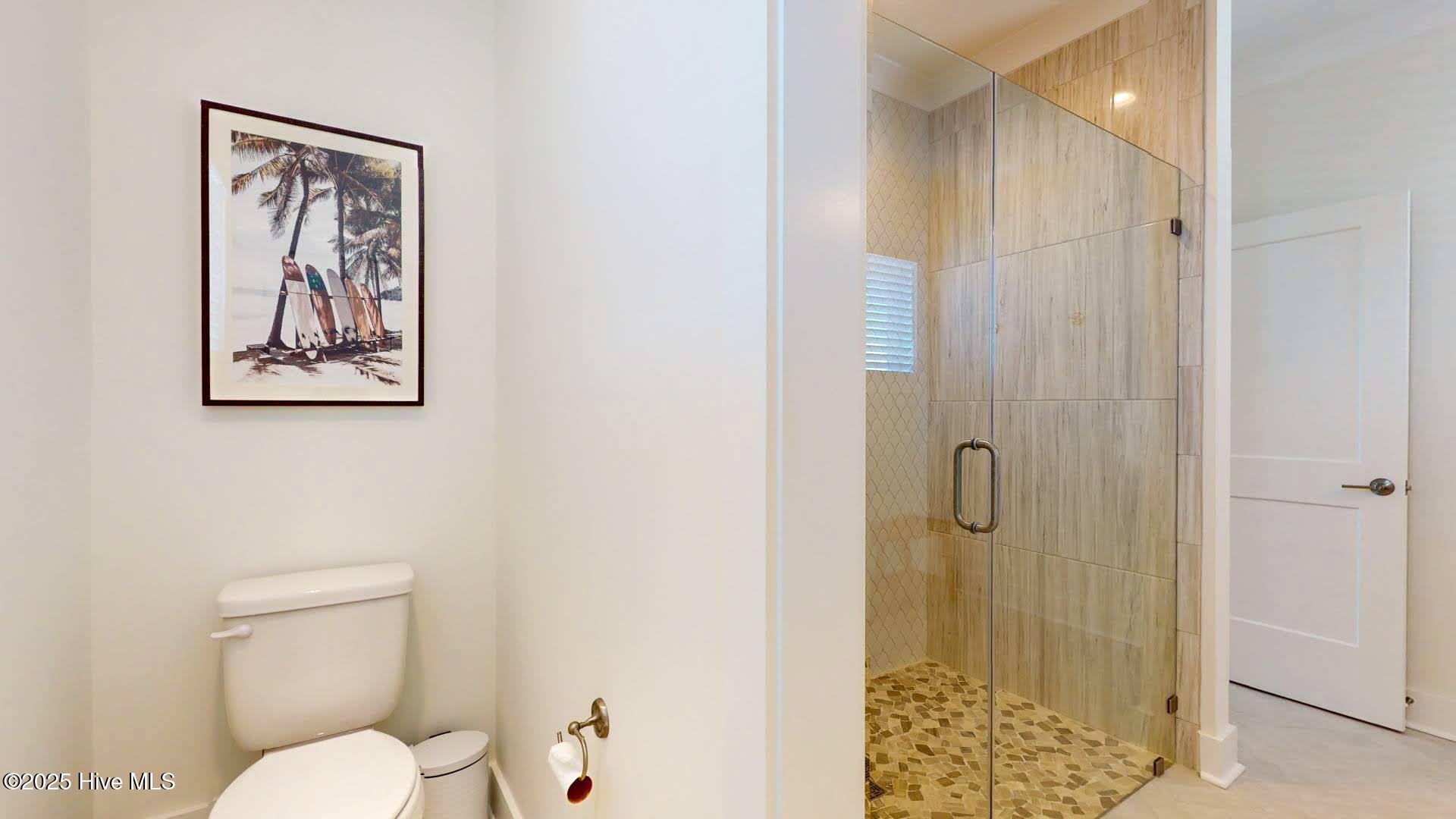 100560716 | Photo 61