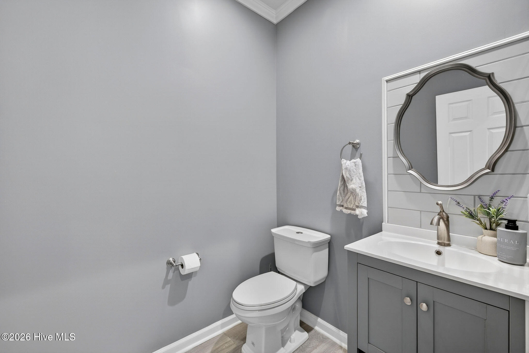 100548993 | Photo 21