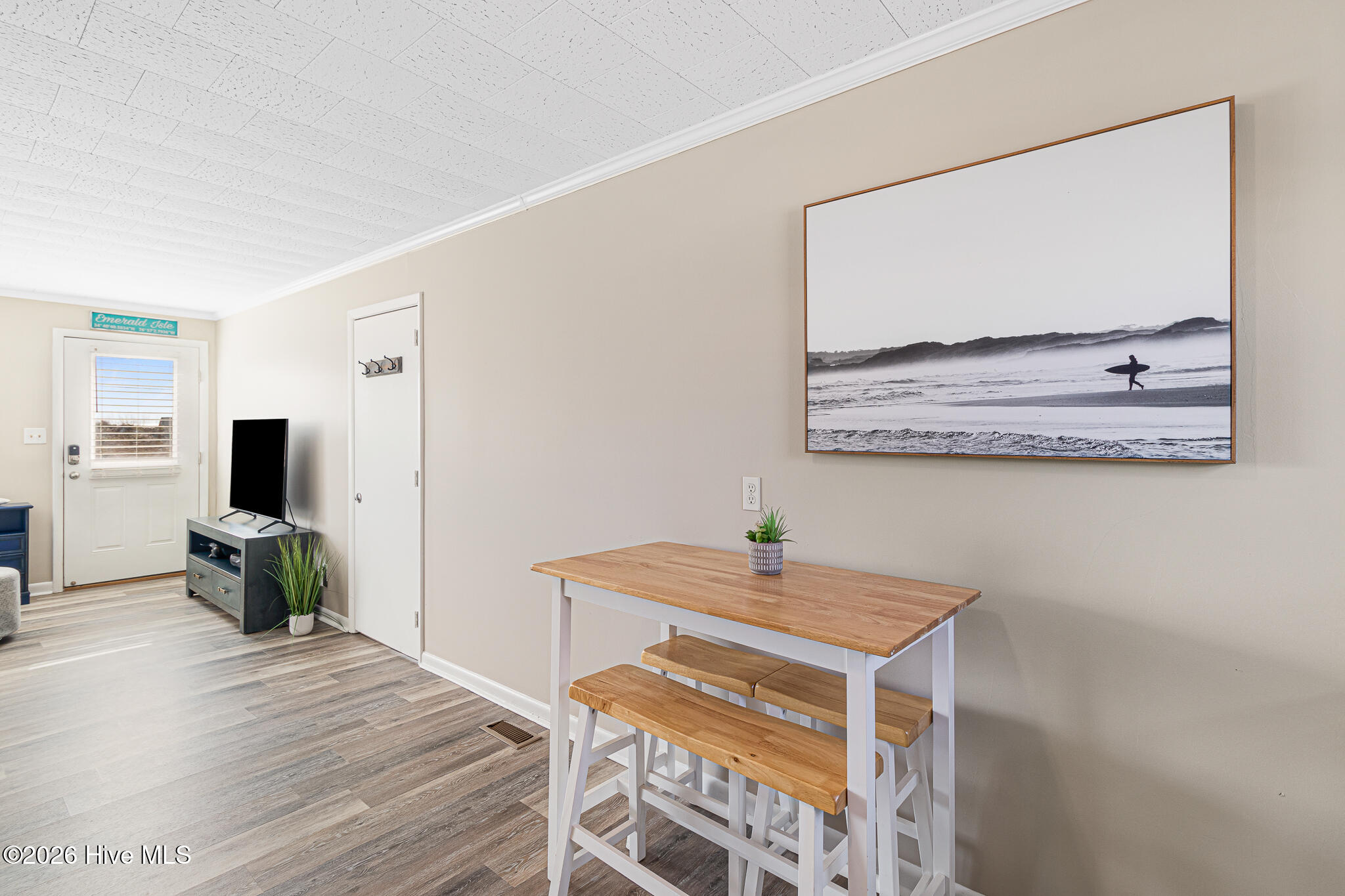 100553851 | Photo 19