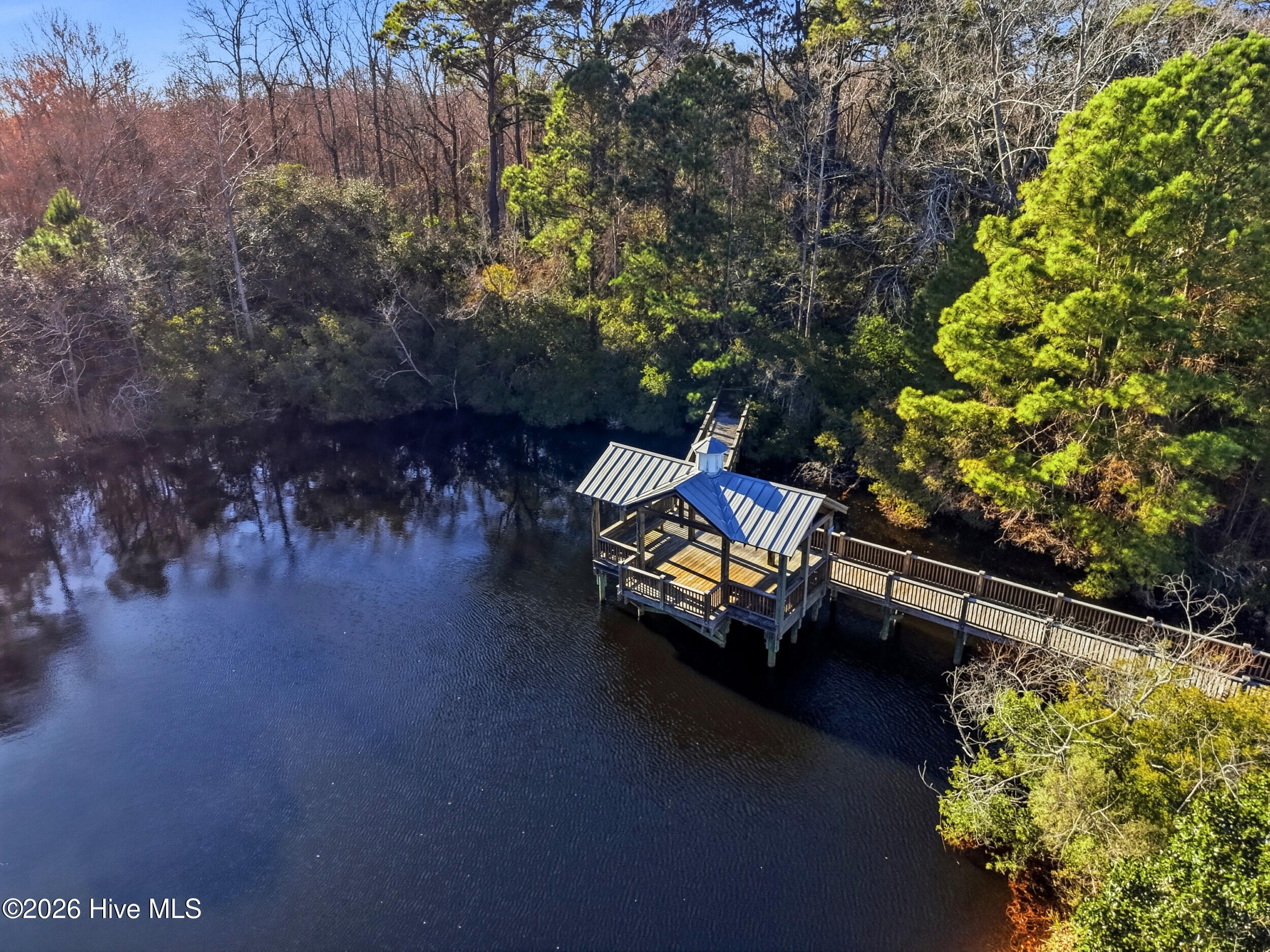 100551957 | Photo 51