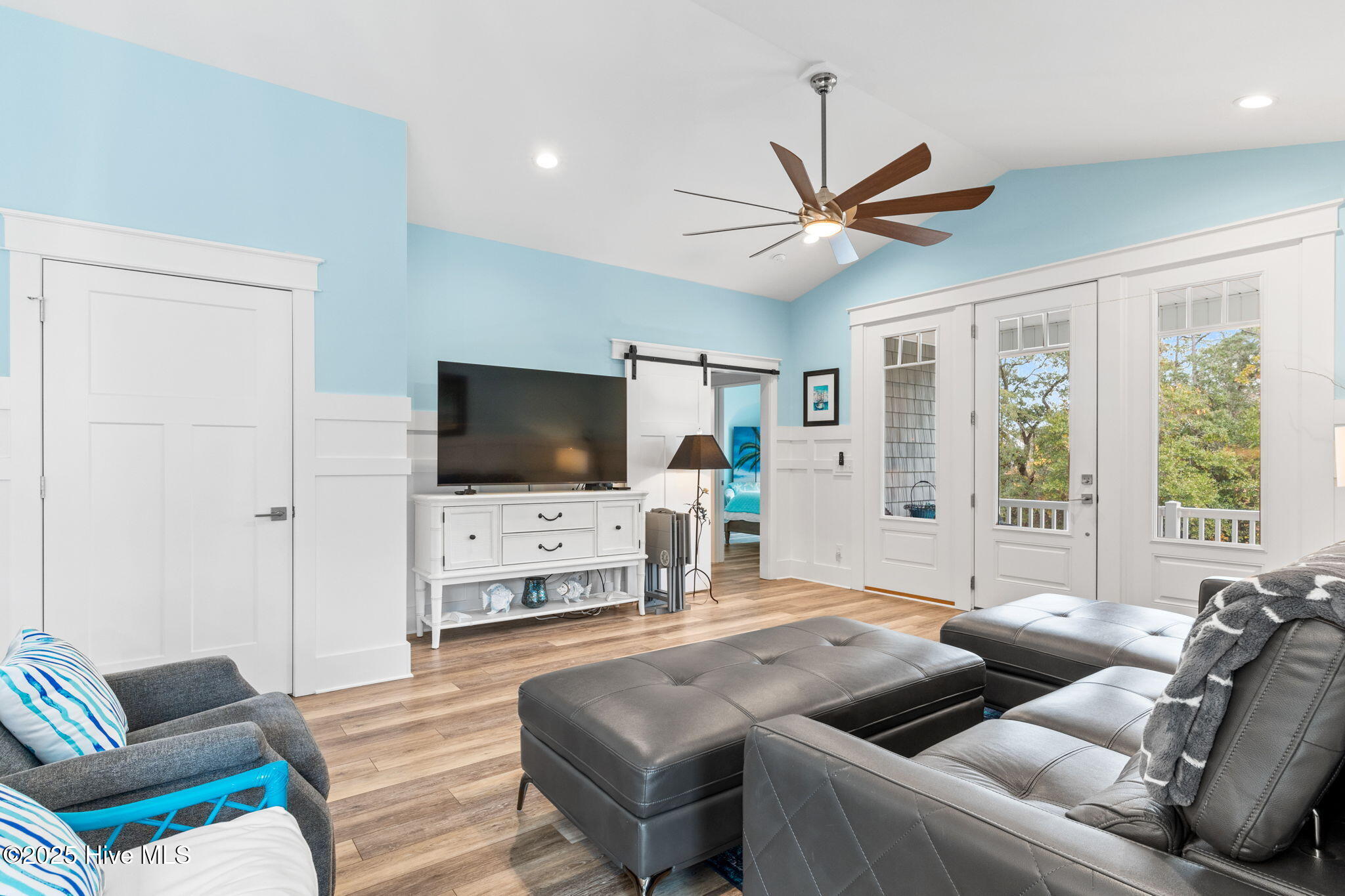 100543209 | Photo 10