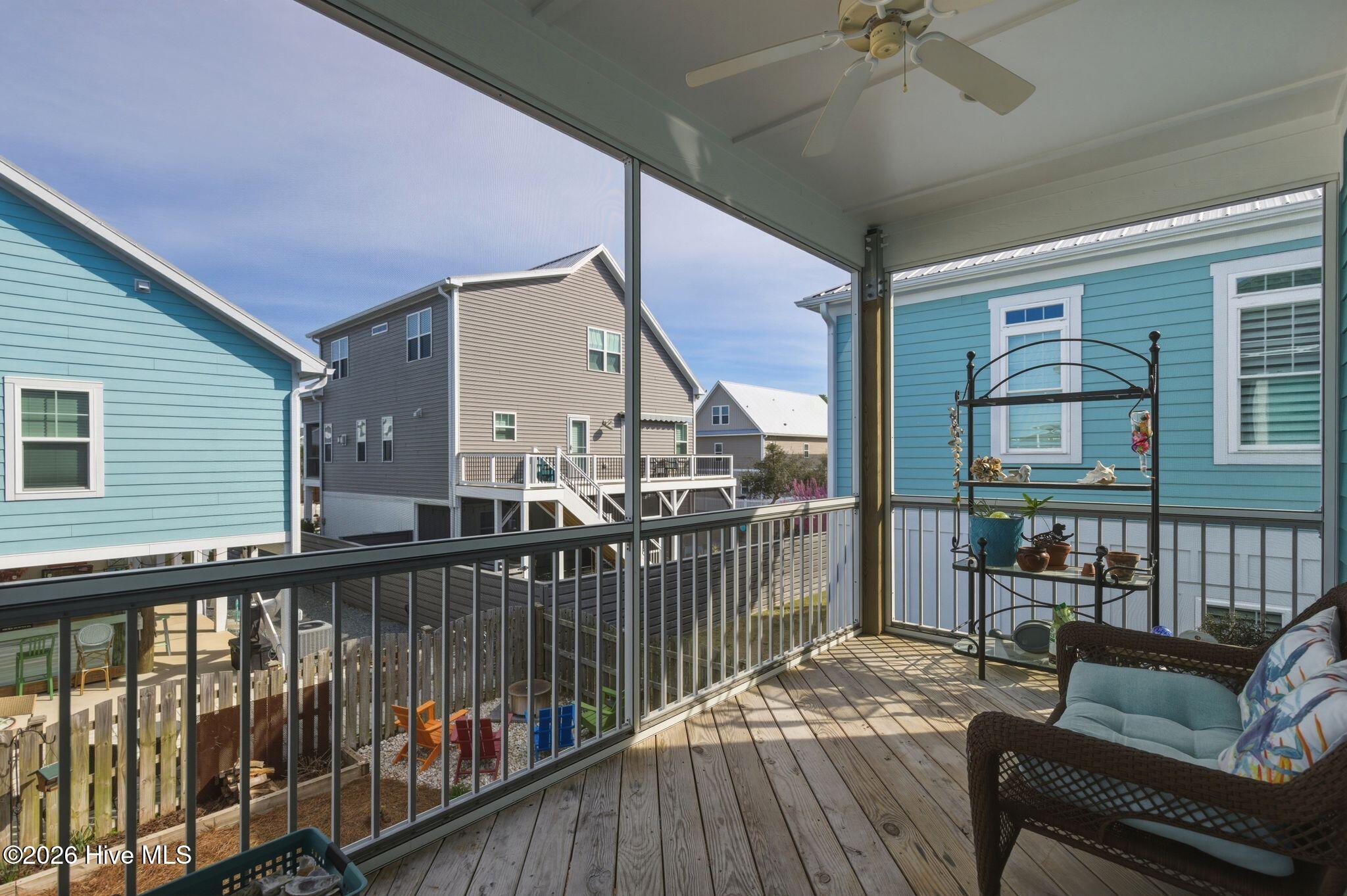 100562049 | Photo 53