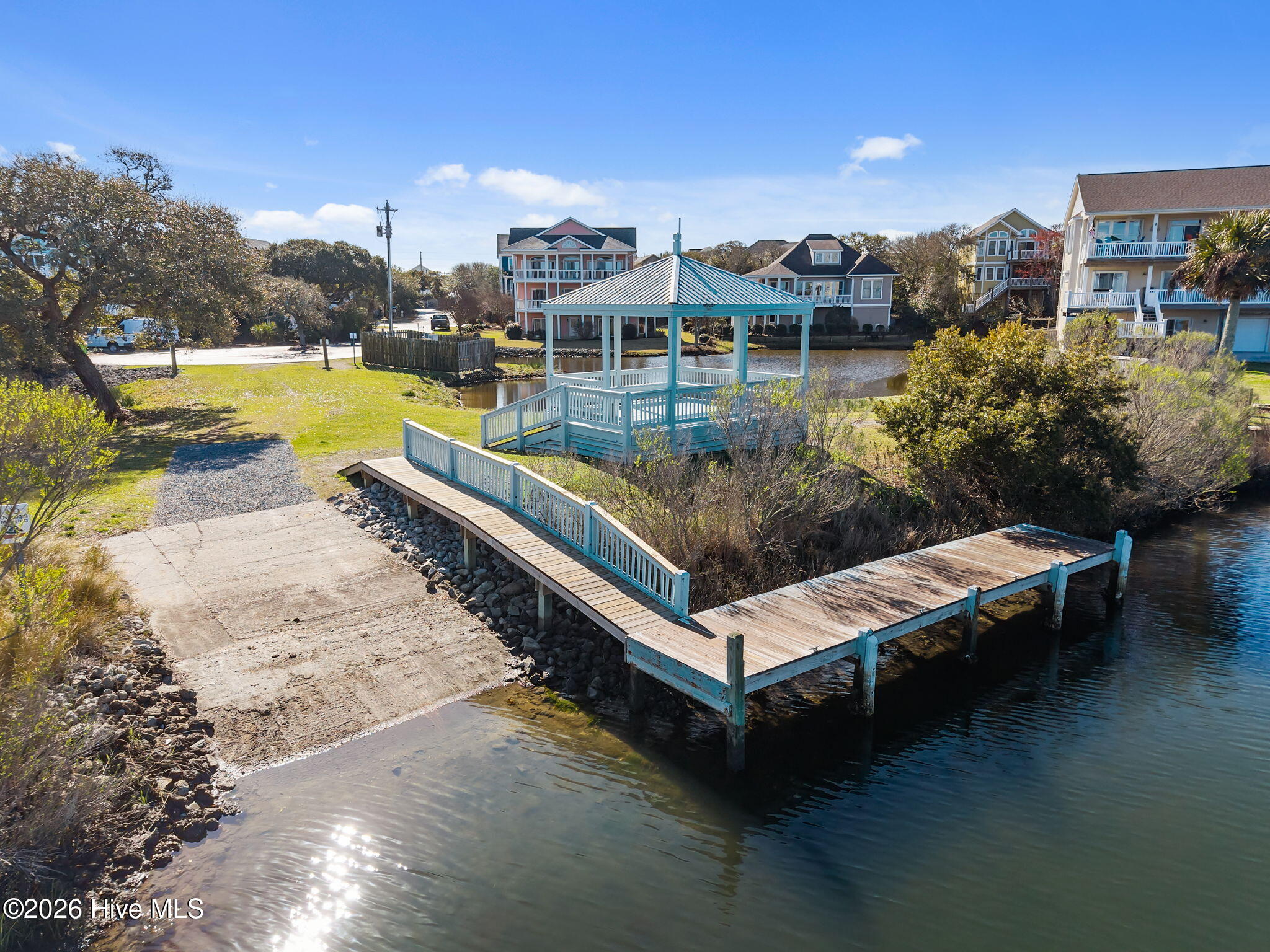 100561498 | Photo 39