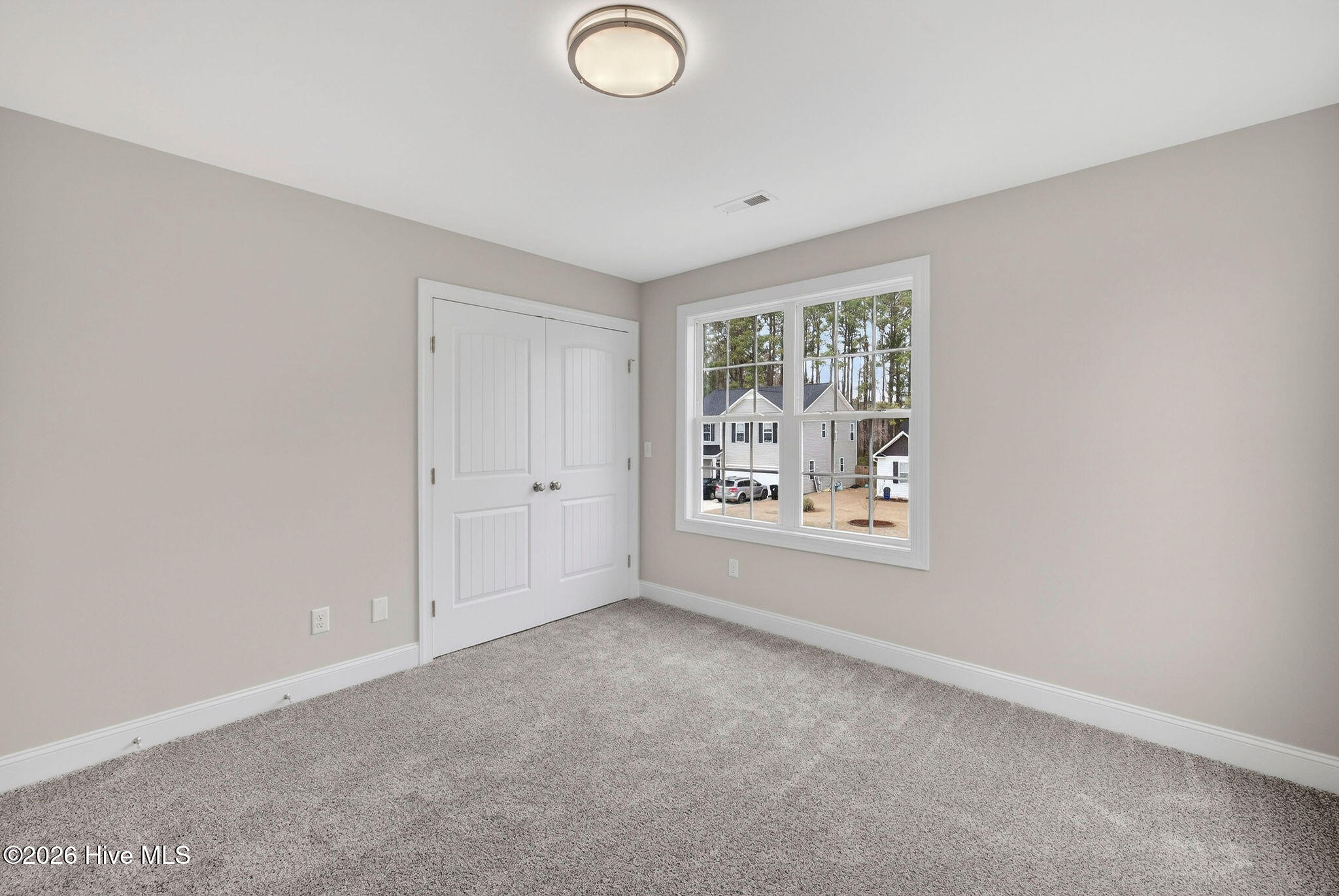 100548274 | Photo 27