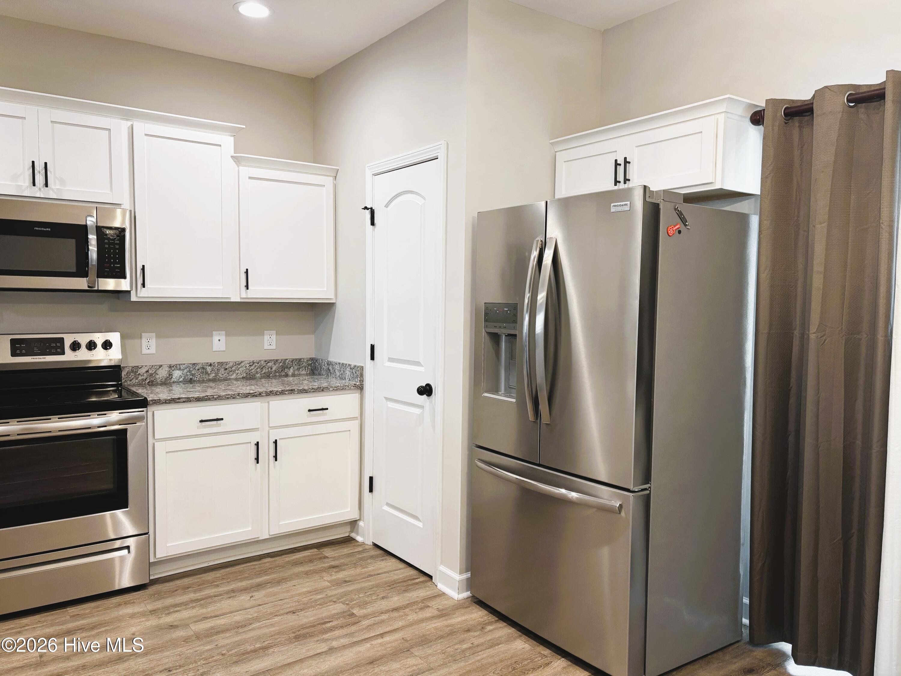 100560134 | Photo 10