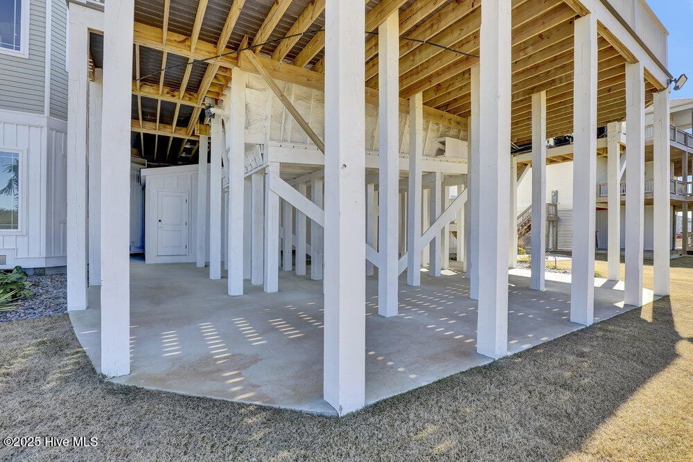 100499001 | Photo 57