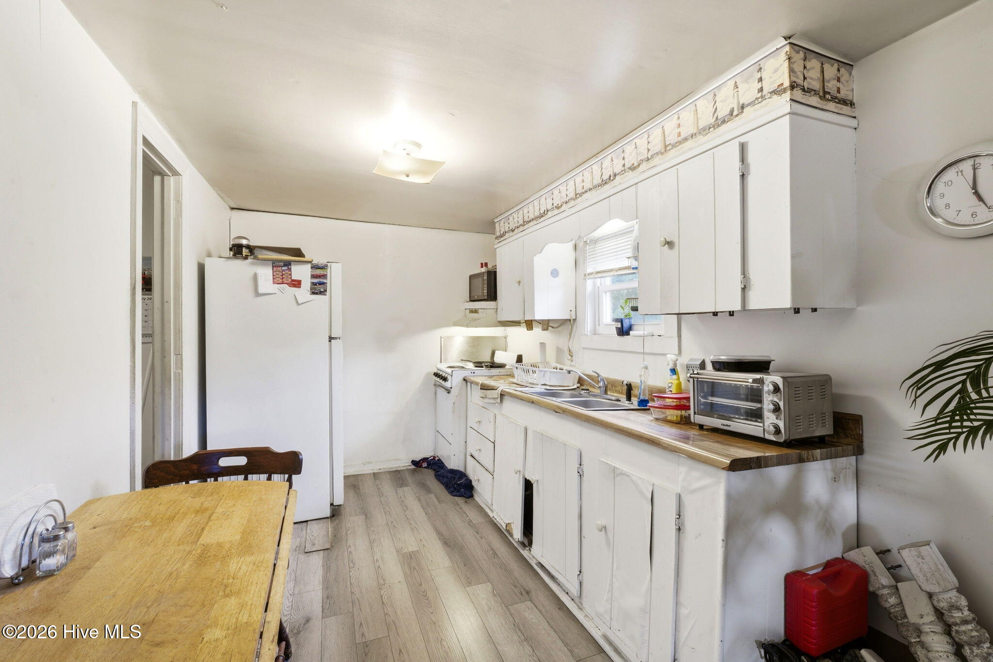 100558403 | Photo 43