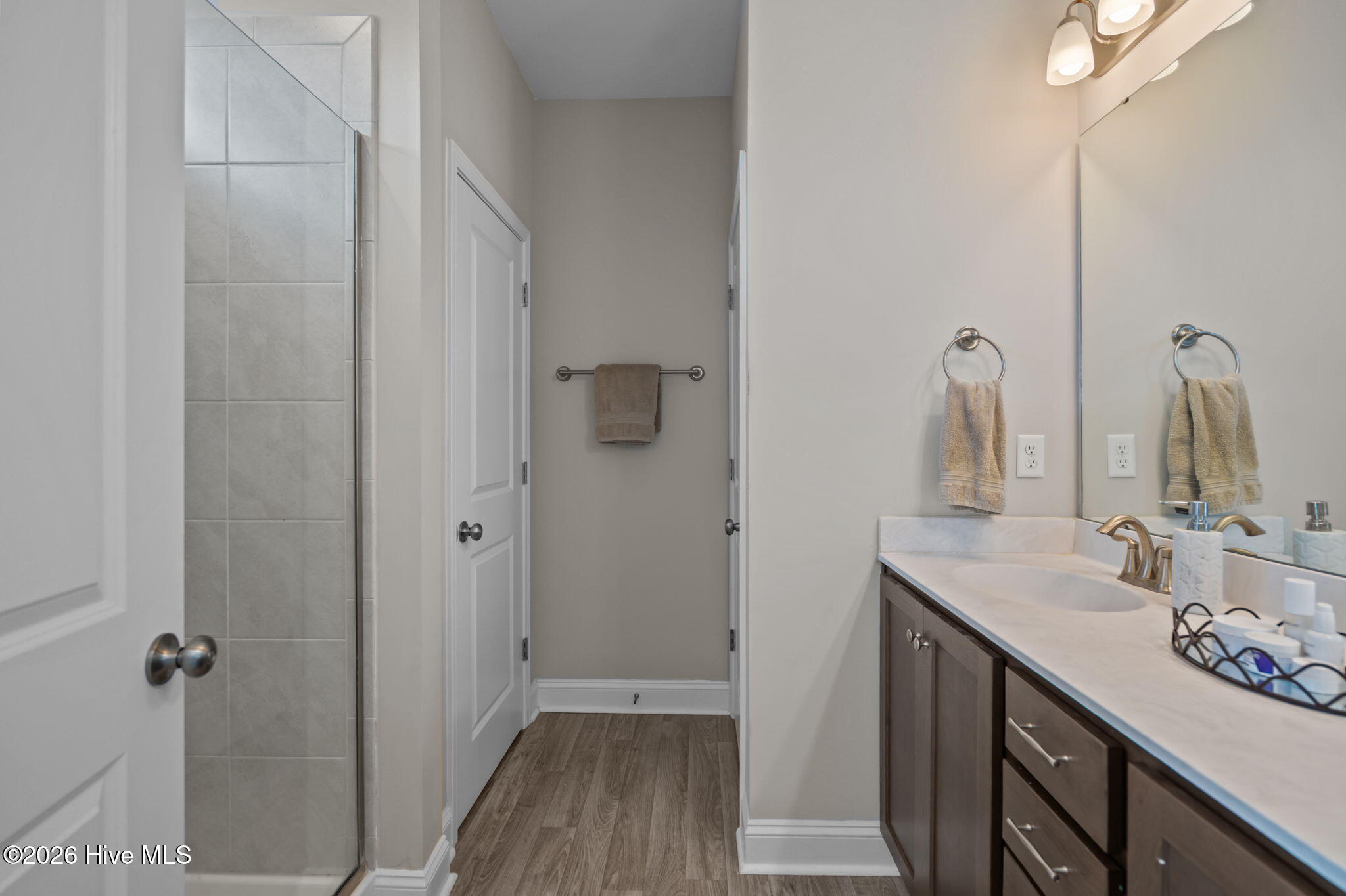 100557039 | Photo 27