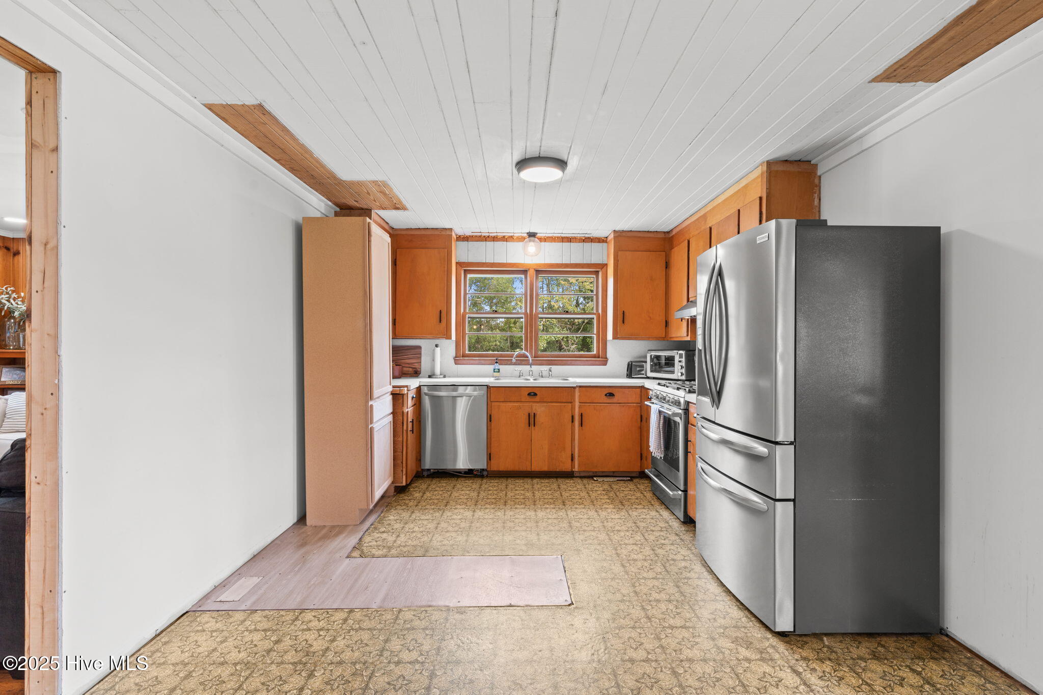 100536505 | Photo 16