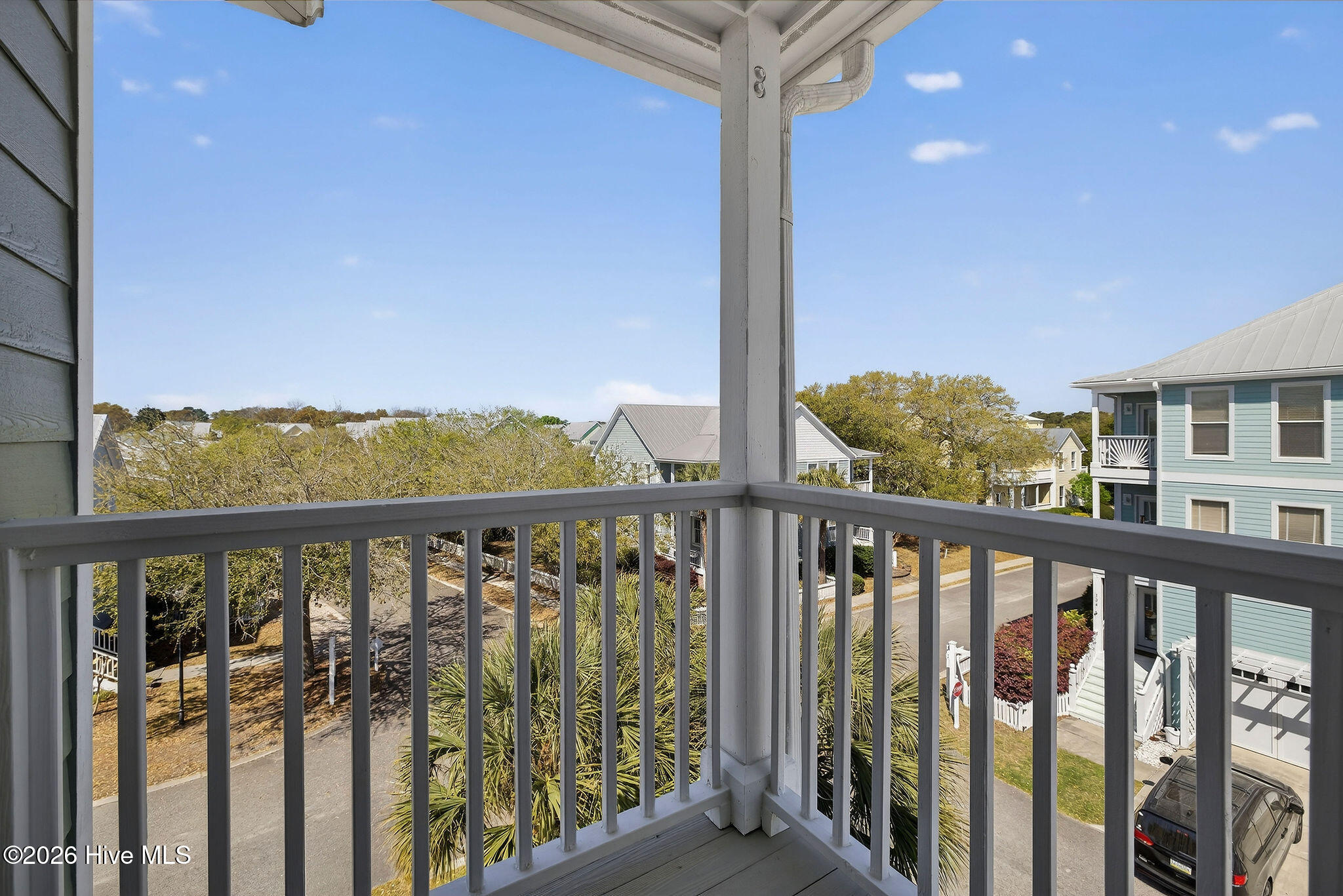 100562225 | Photo 43