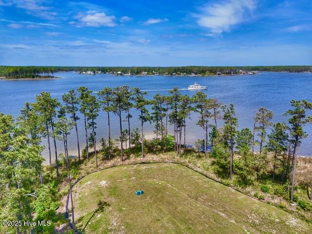 71 Jayne Point, Oriental, NC, 28571