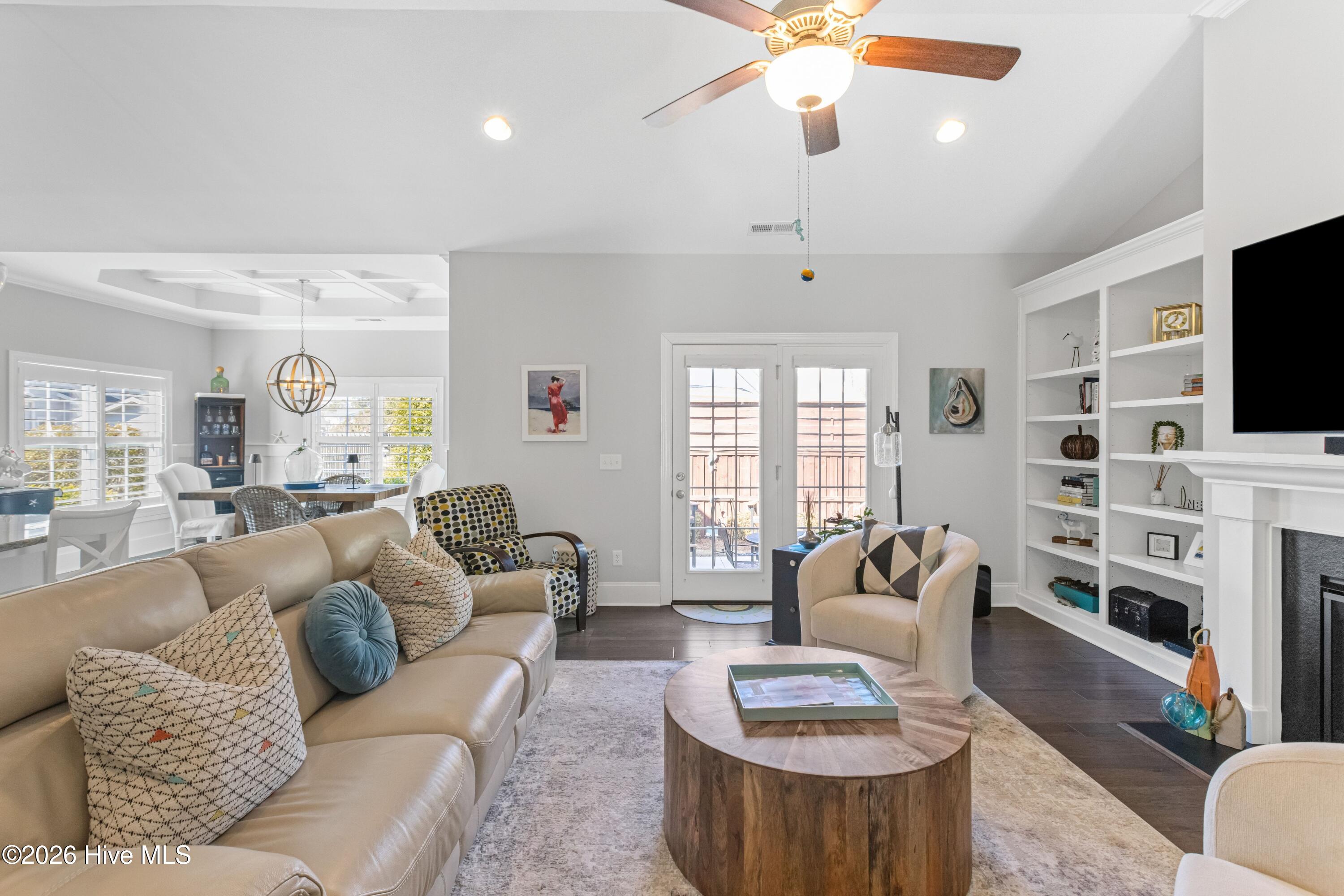 100554937 | Photo 10