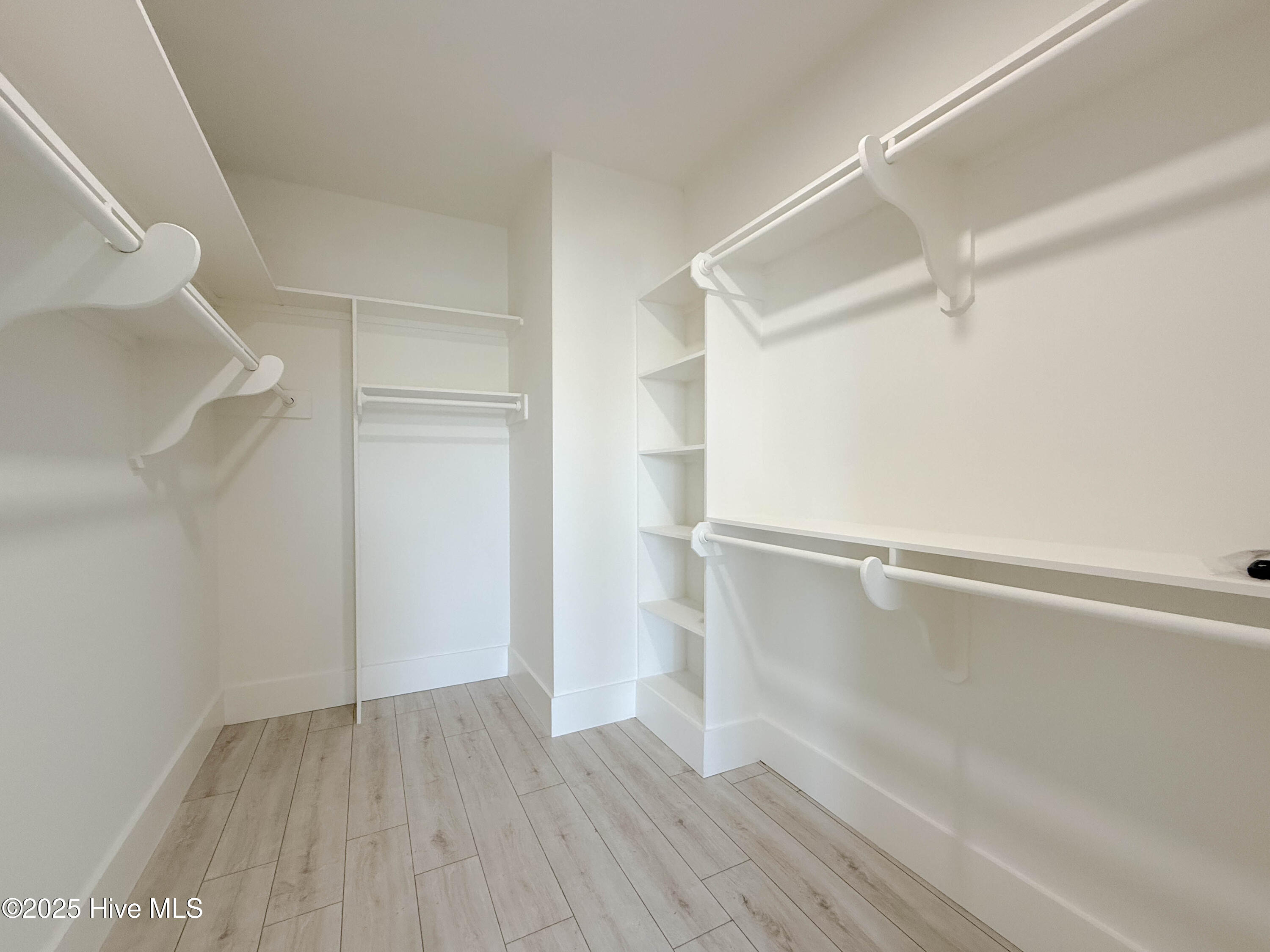 100539536 | Photo 40