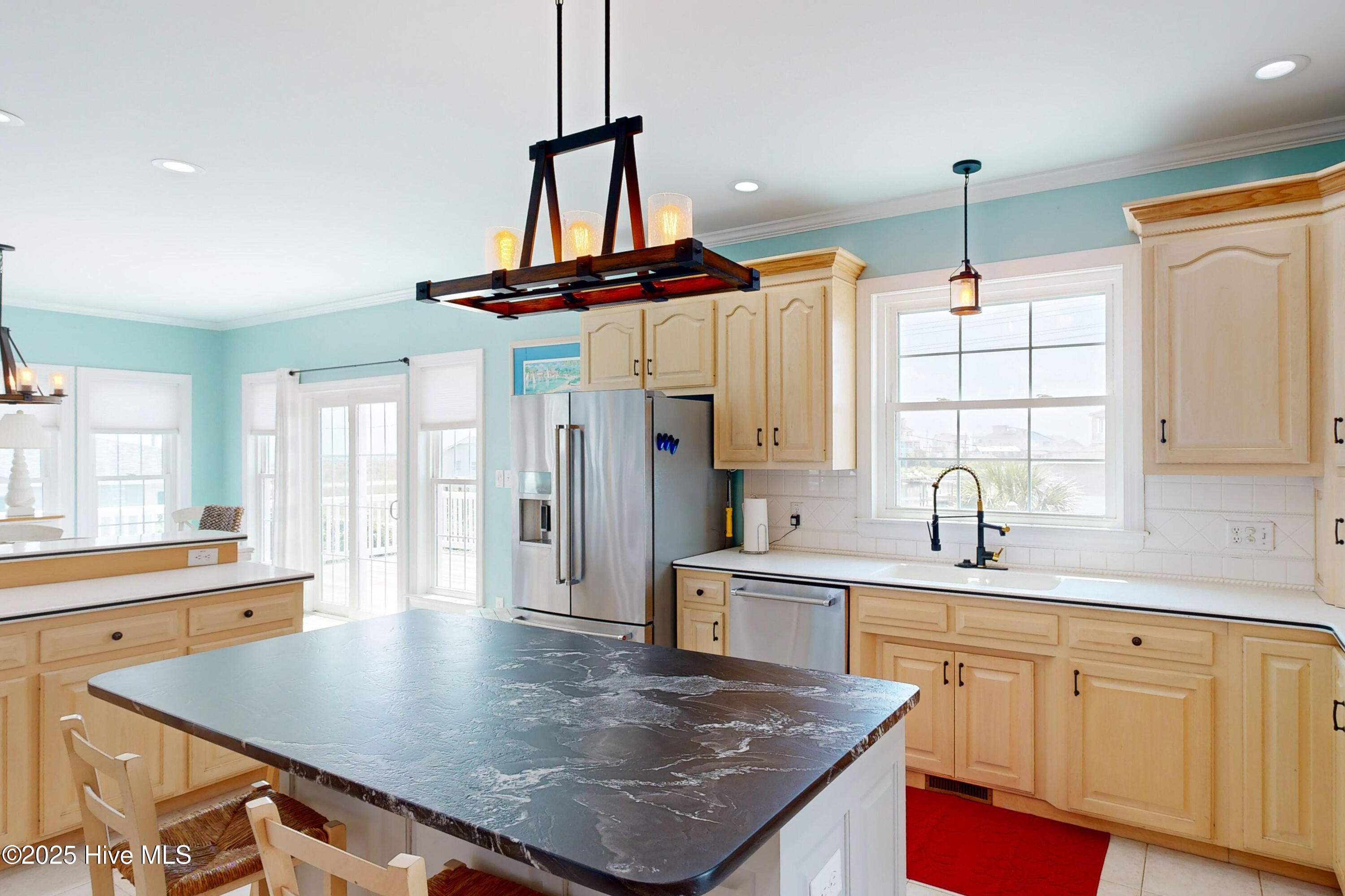 100563112 | Photo 17