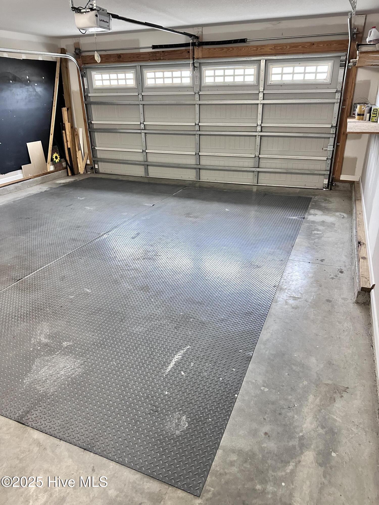 100542774 | Photo 35