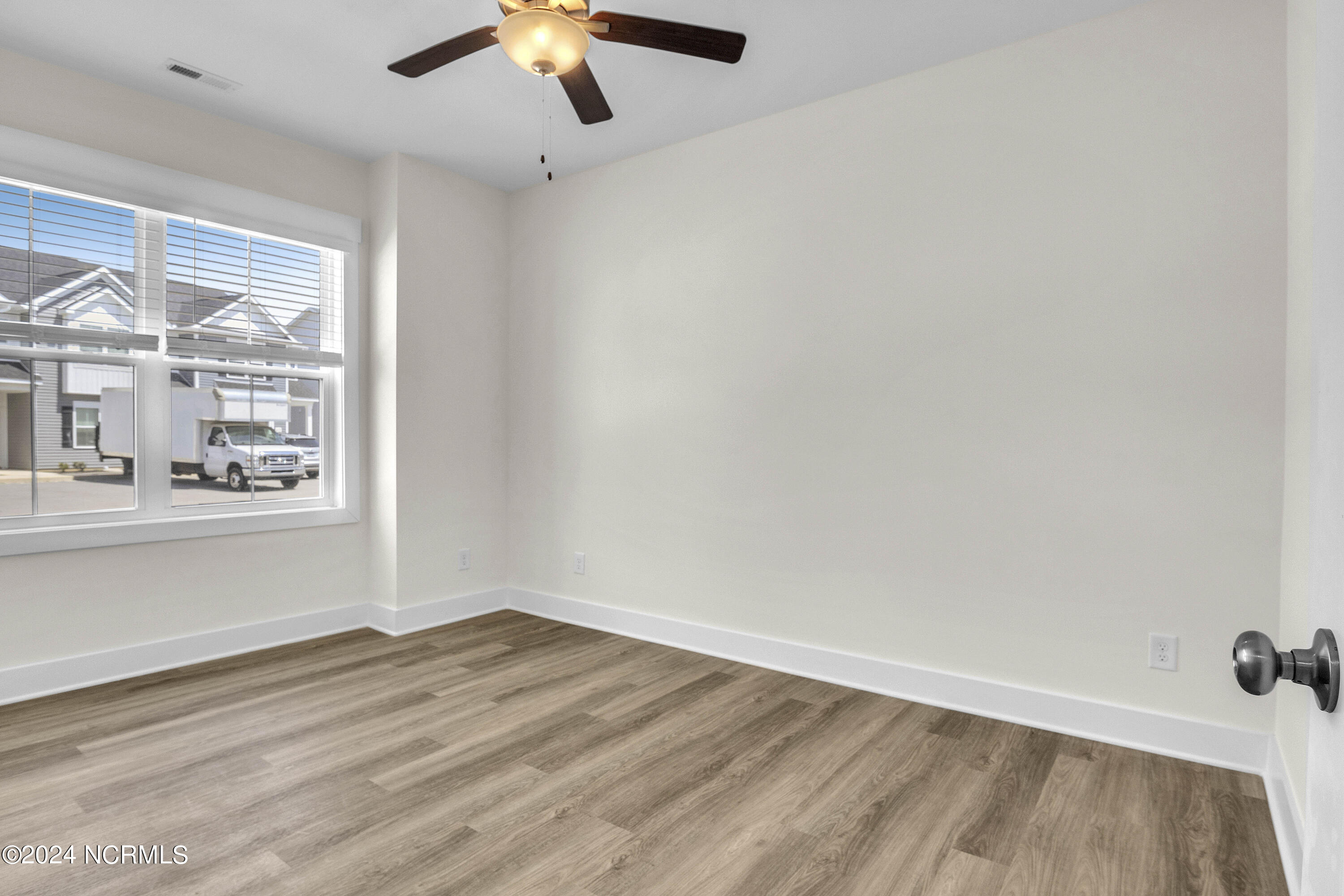 100544688 | Photo 11