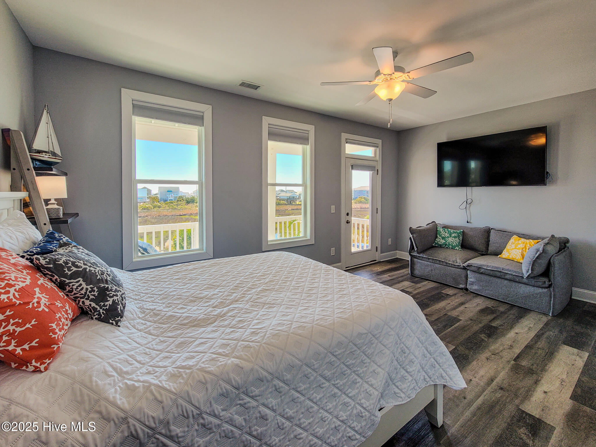 100538733 | Photo 23