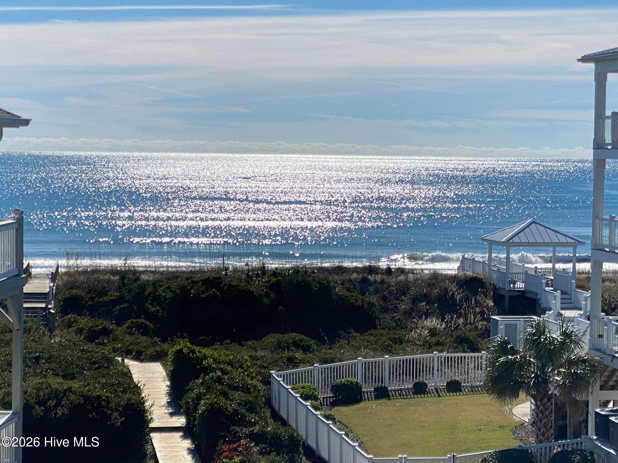 100563620 | Photo 46