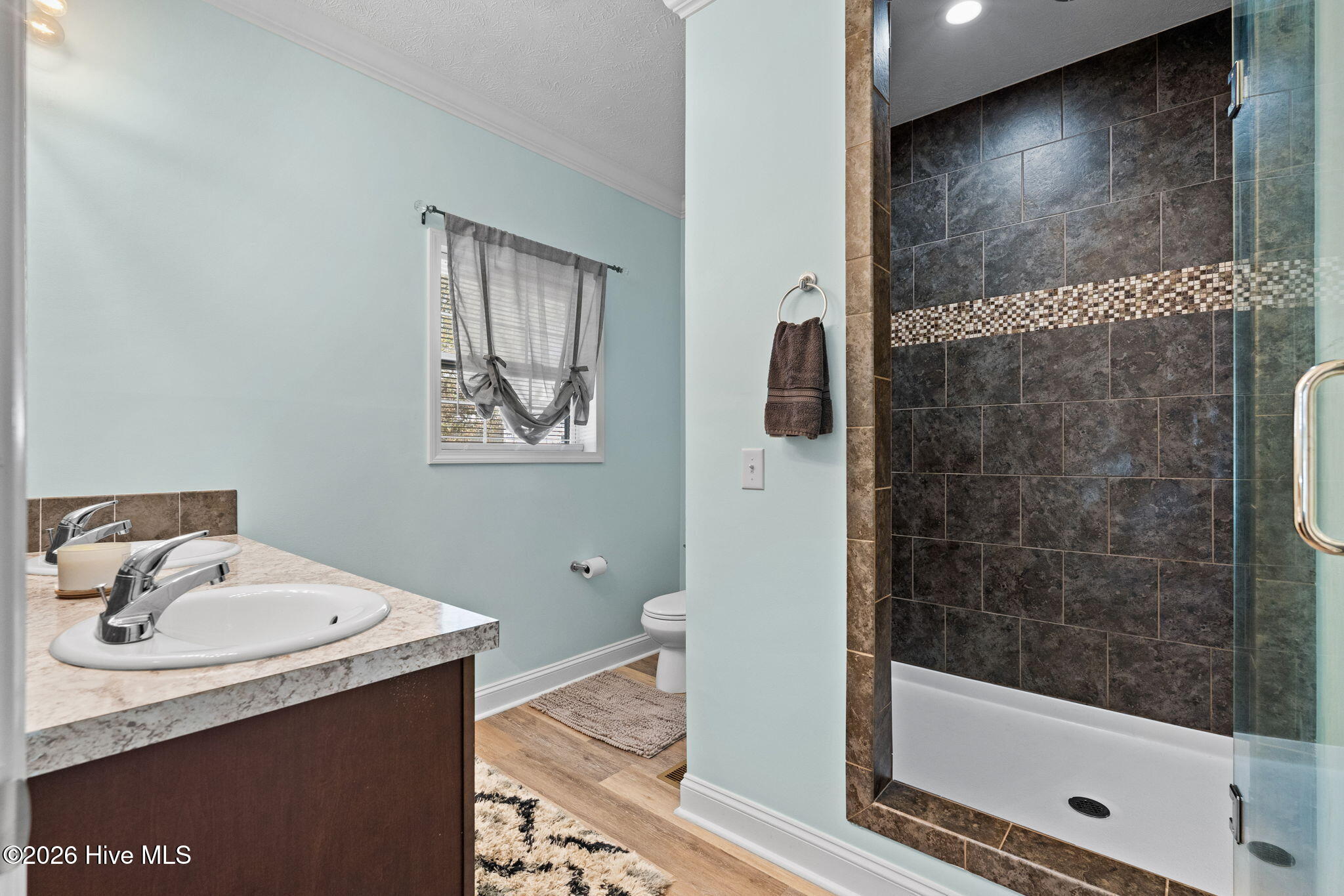 100545035 | Photo 28