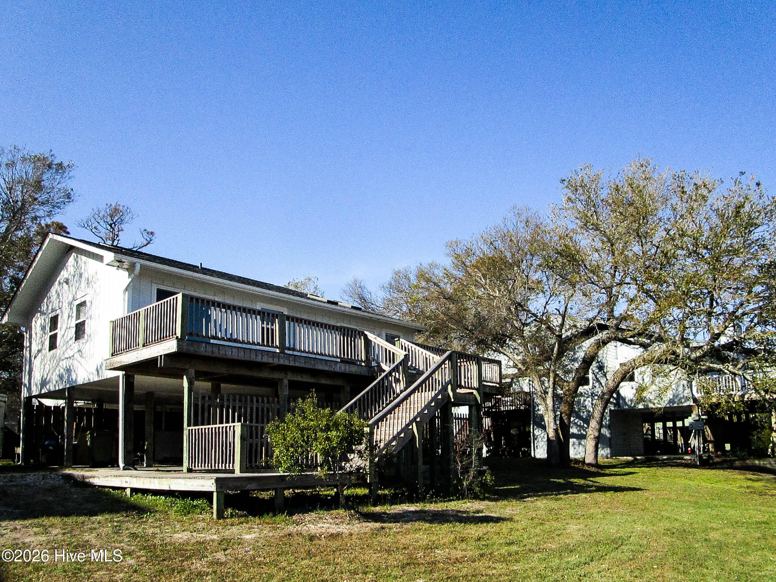 100565974 | Photo 12