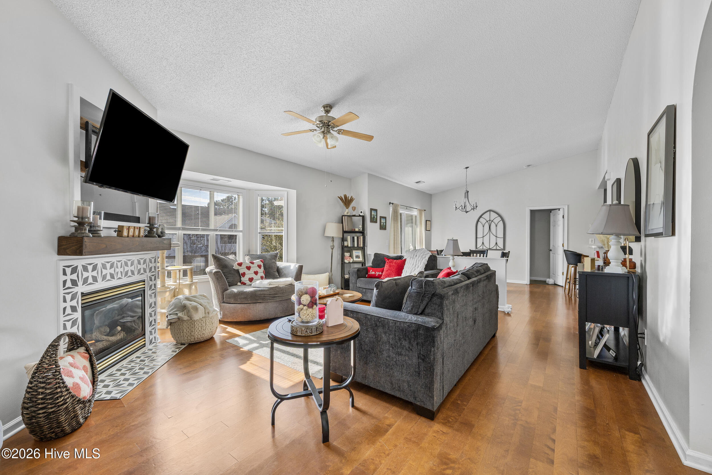 100552907 | Photo 11