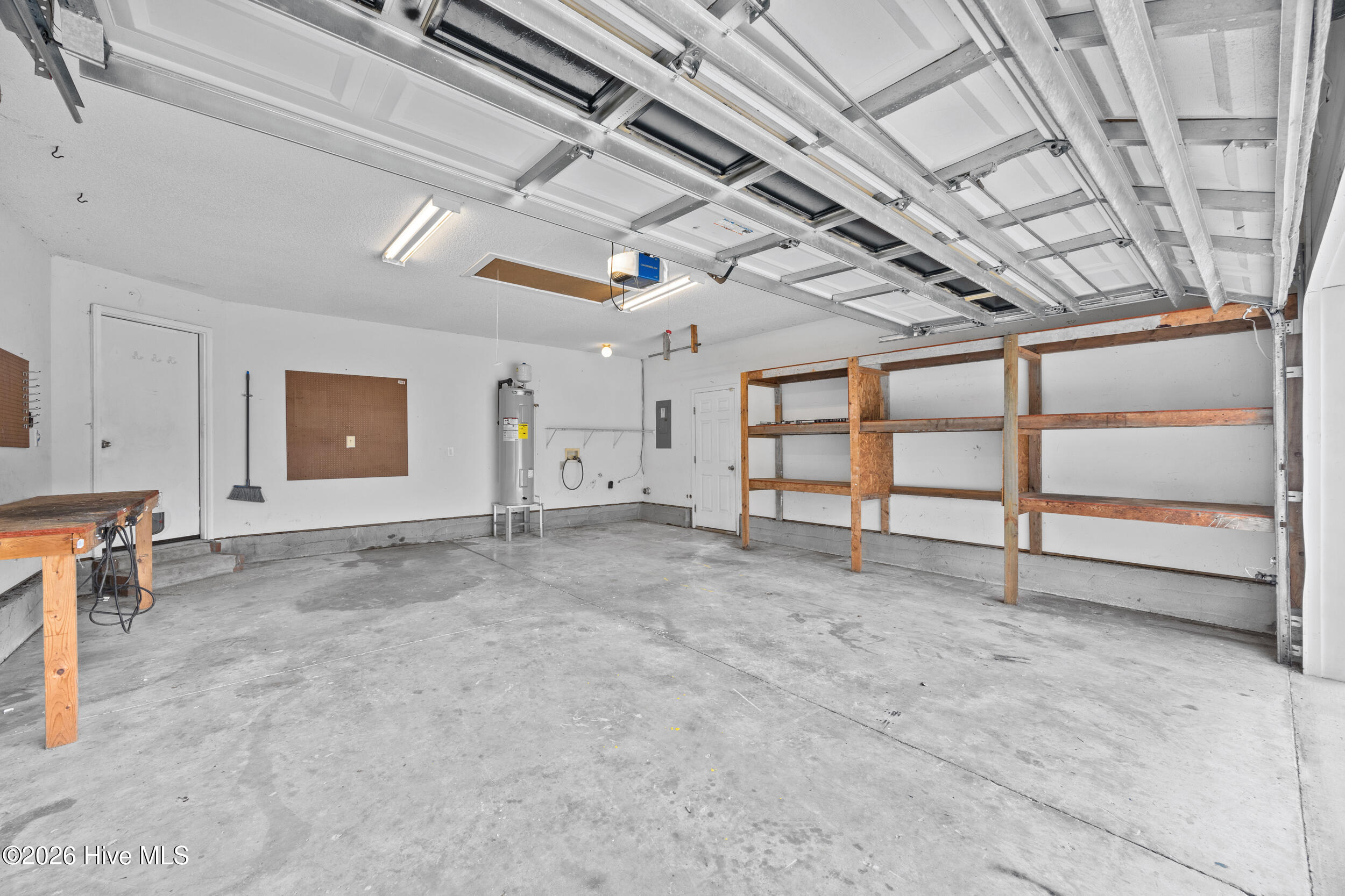 100547935 | Photo 22