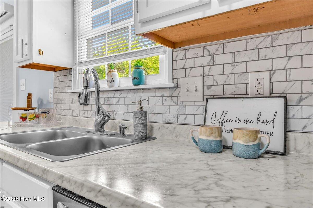 100566247 | Photo 19