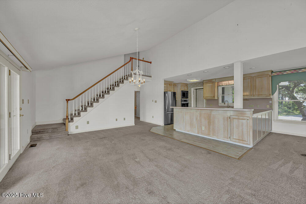 100526999 | Photo 16