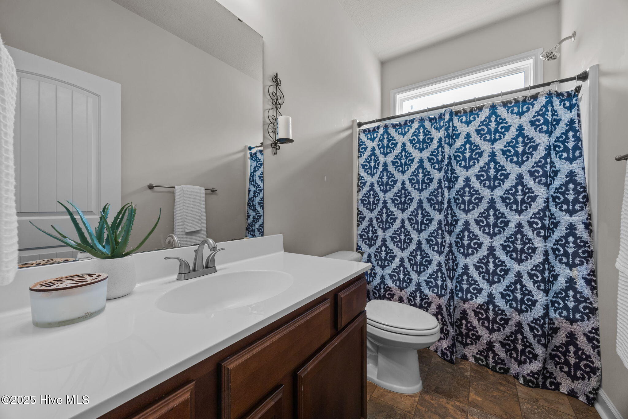 100532531 | Photo 23