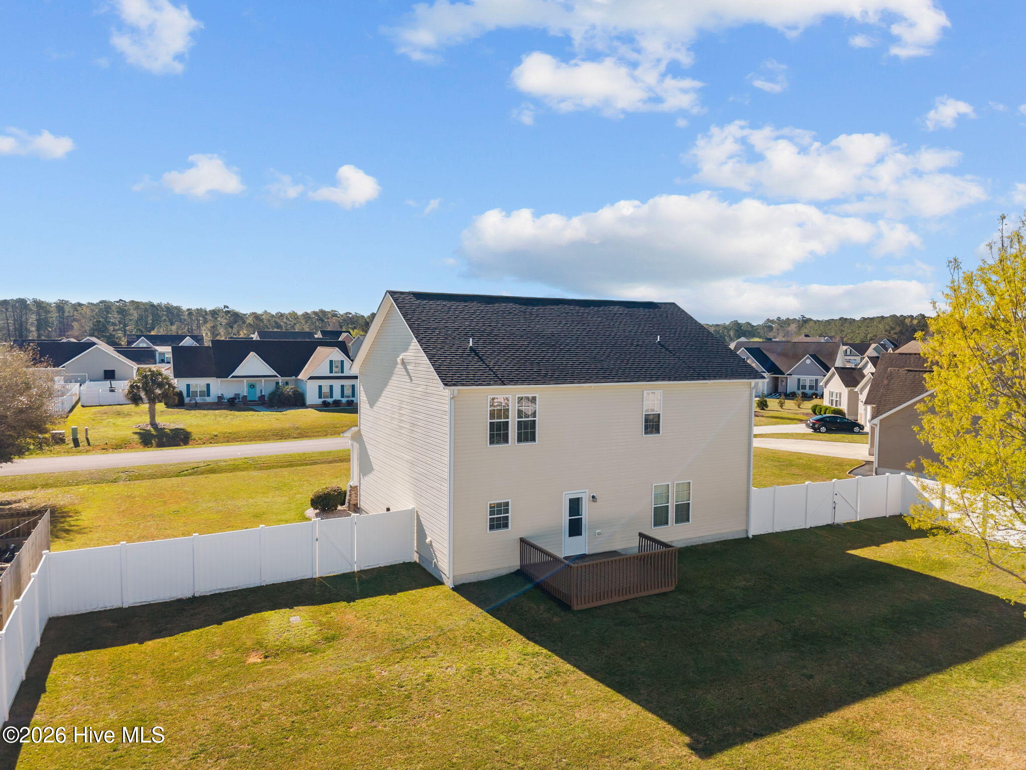 100560310 | Photo 43