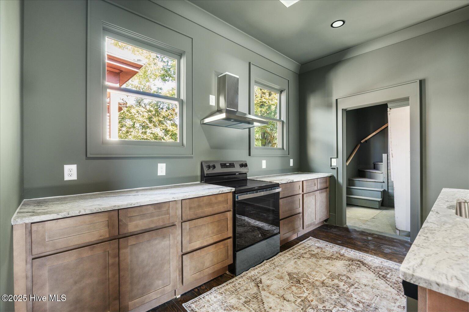 100537963 | Photo 31