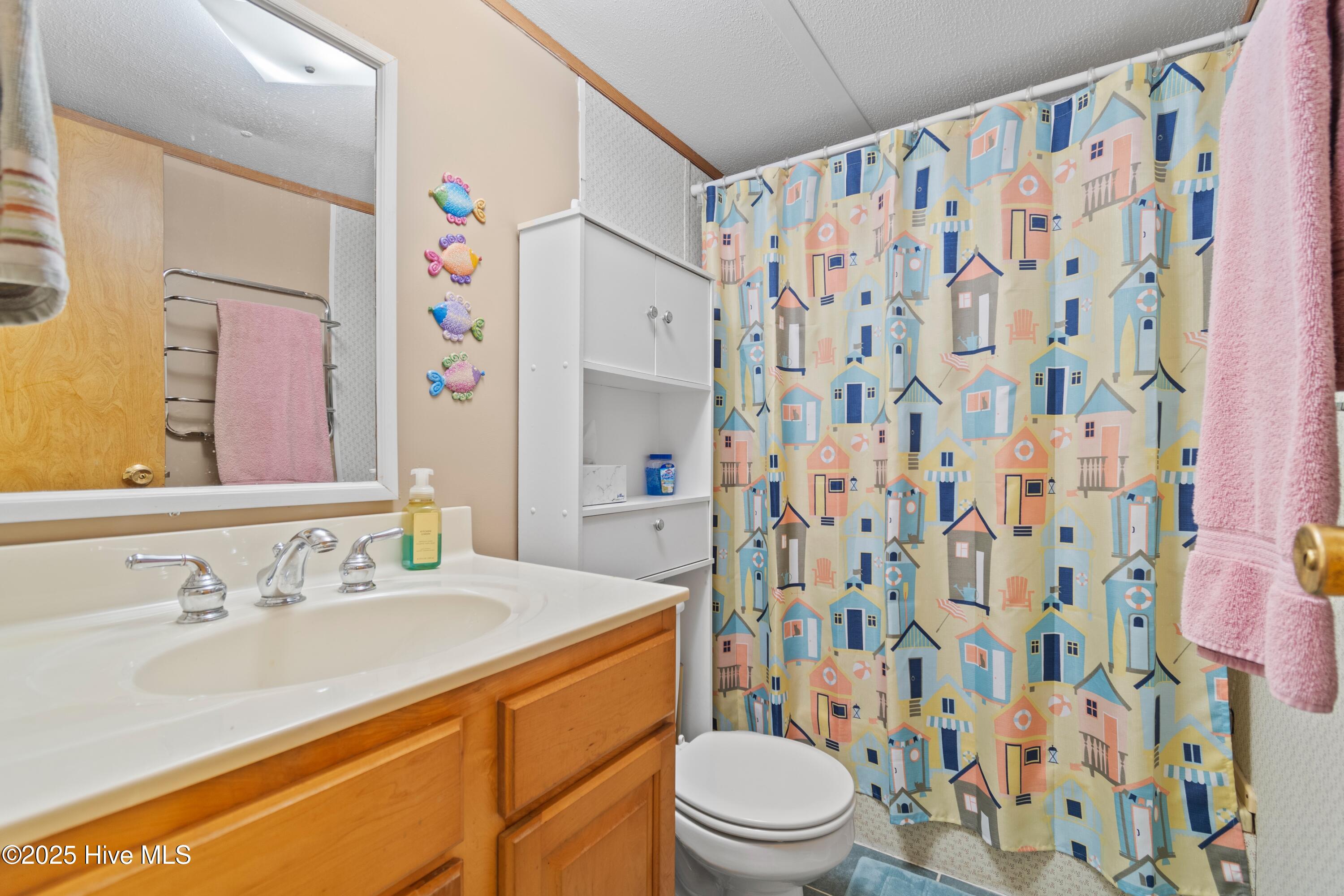 100565495 | Photo 23