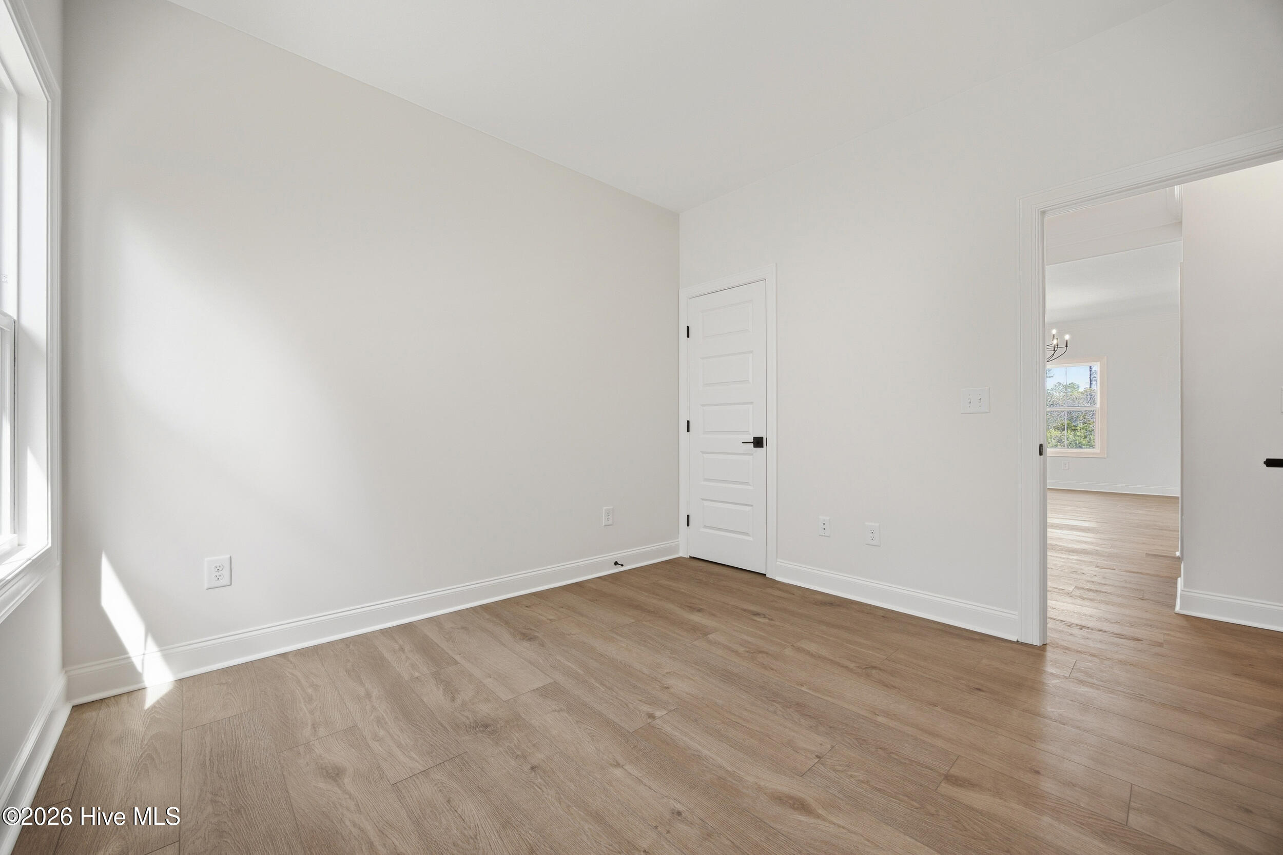 100540369 | Photo 30