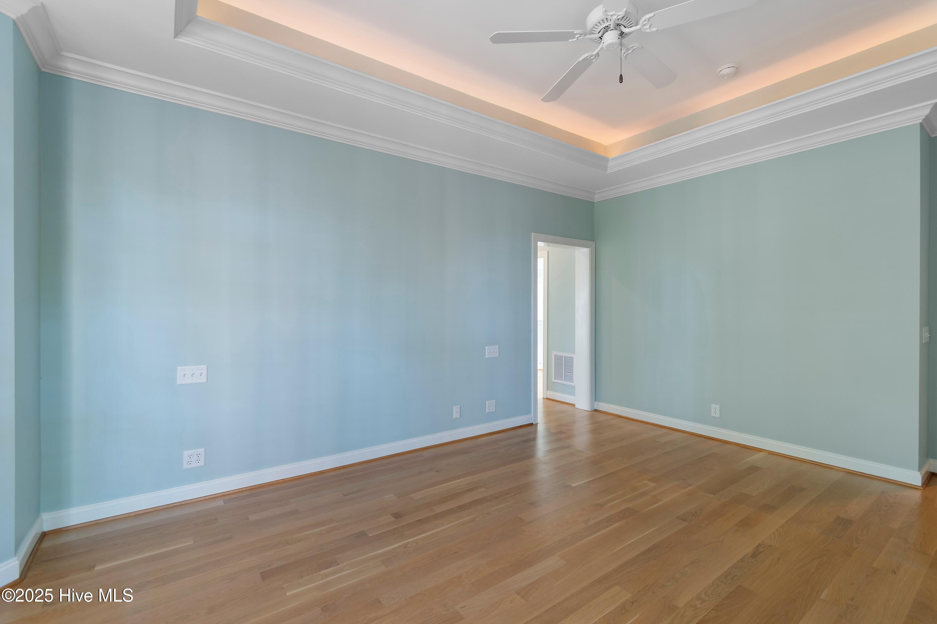 100537918 | Photo 18