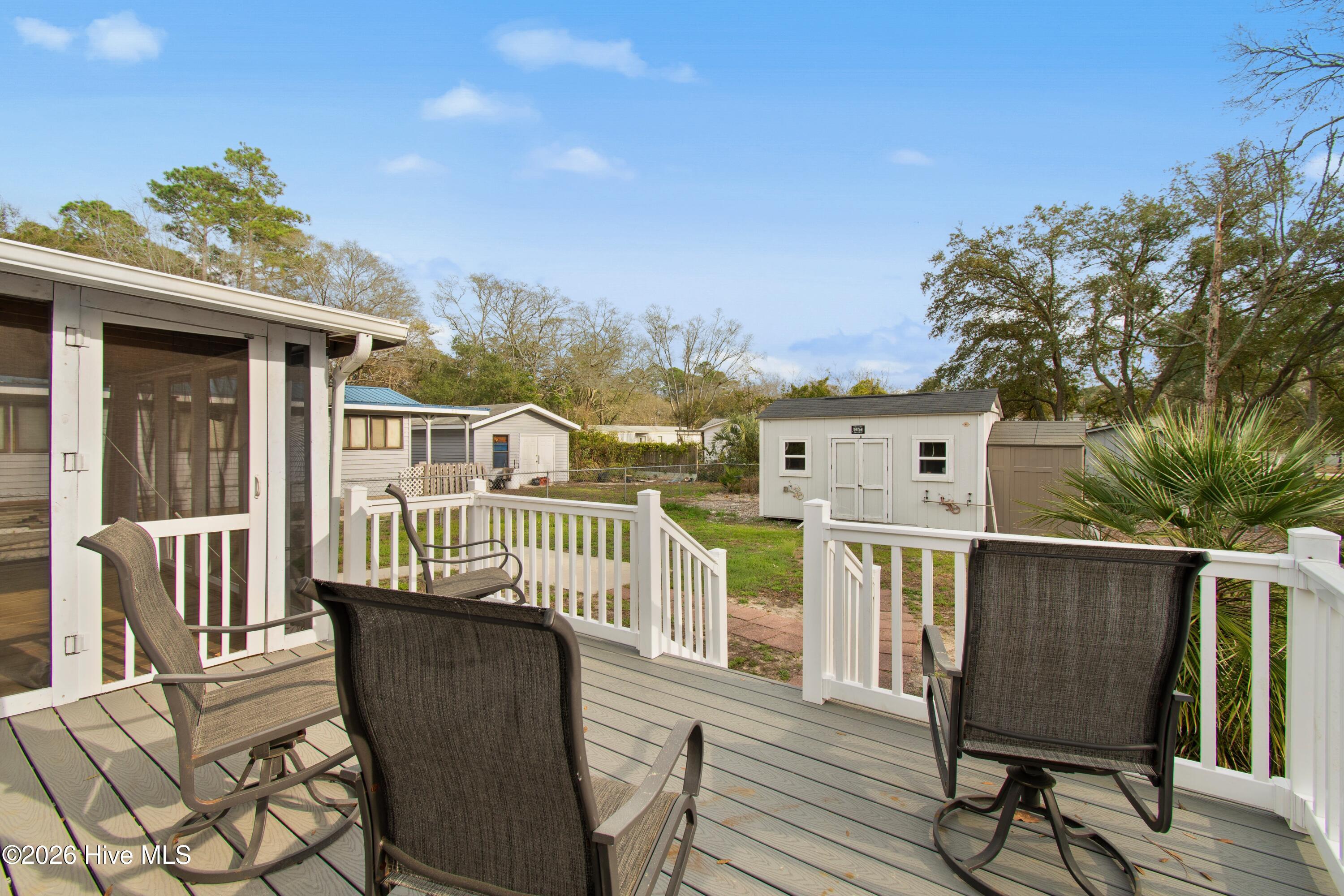 100560053 | Photo 28