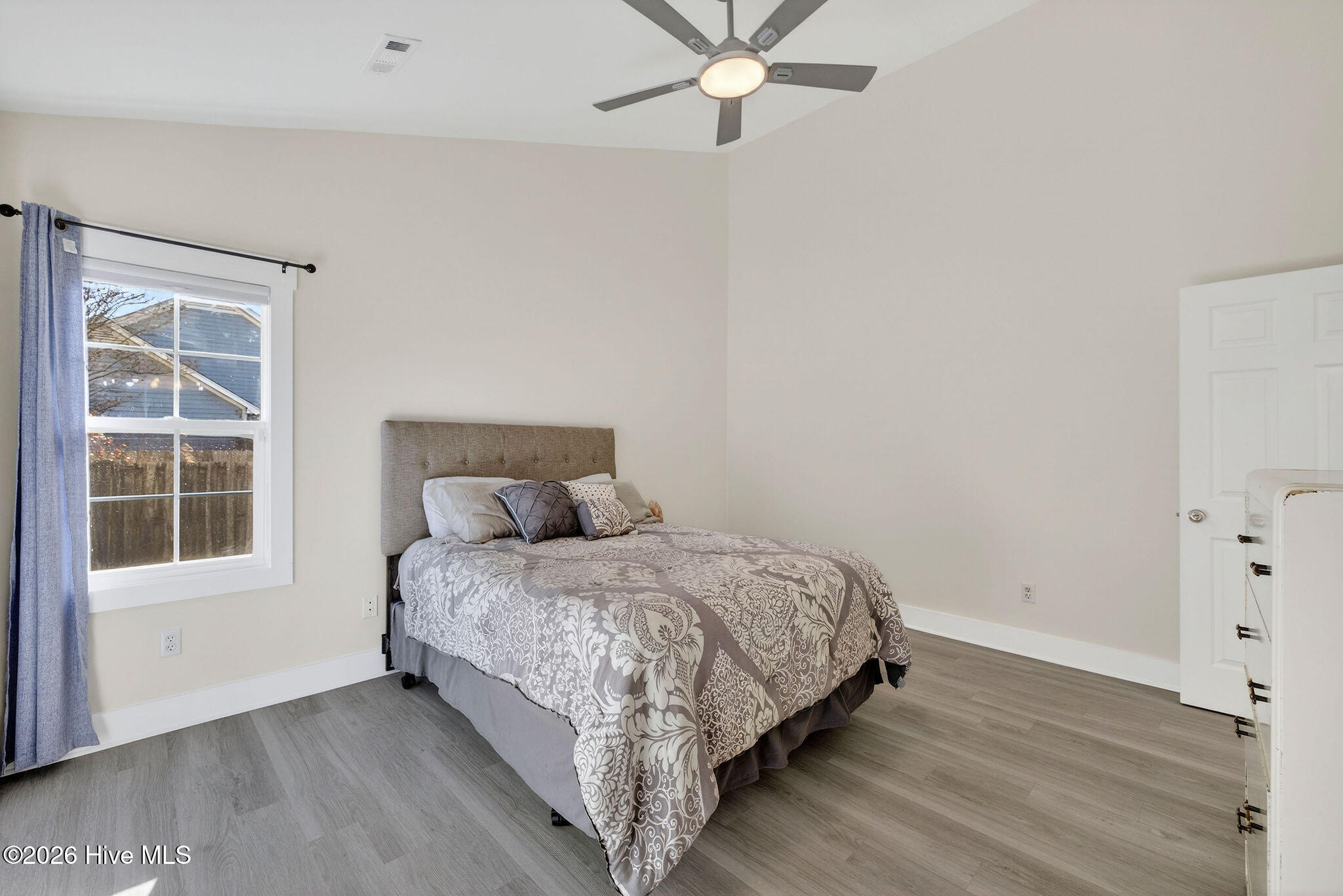 100551856 | Photo 21