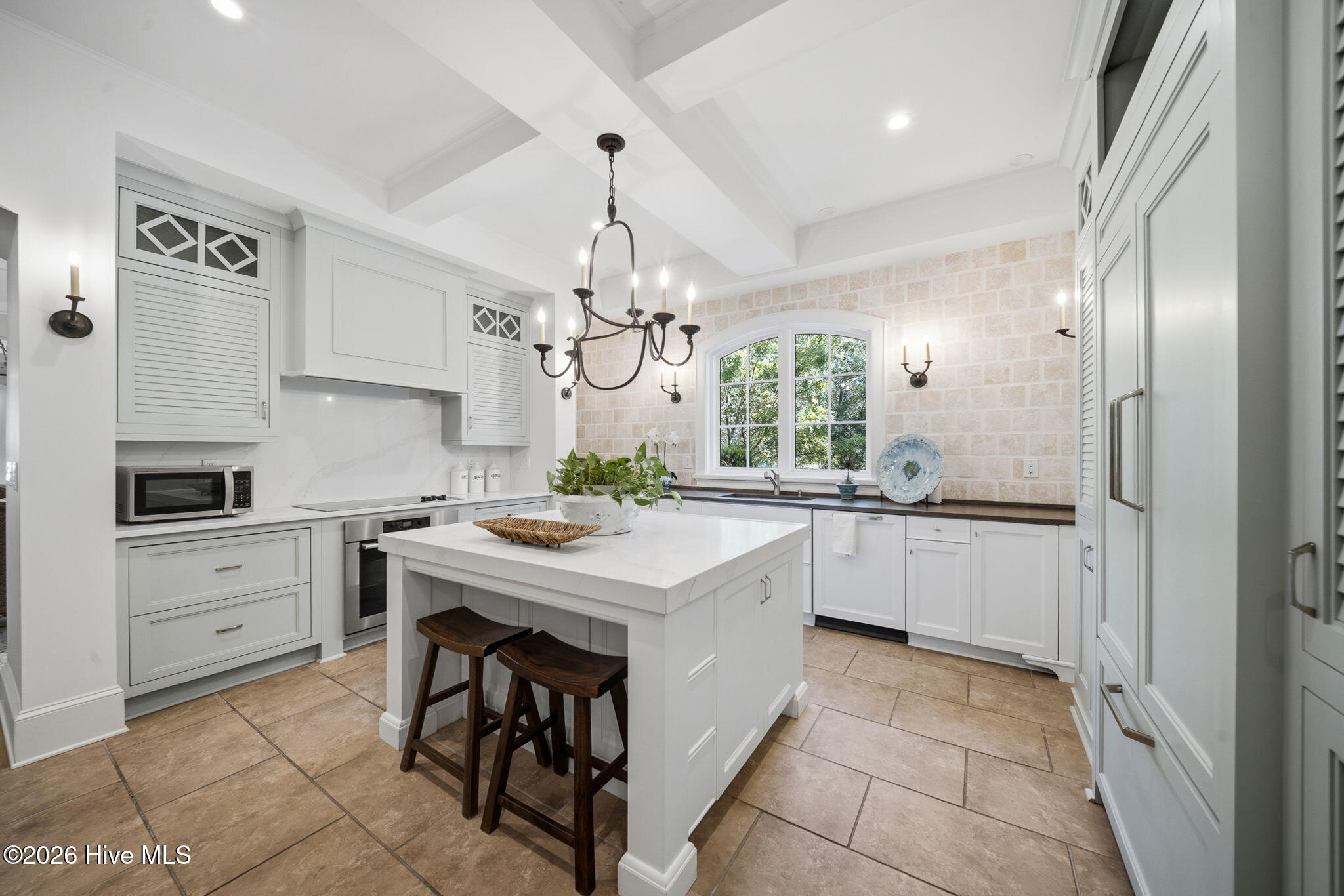 100570583 | Photo 16