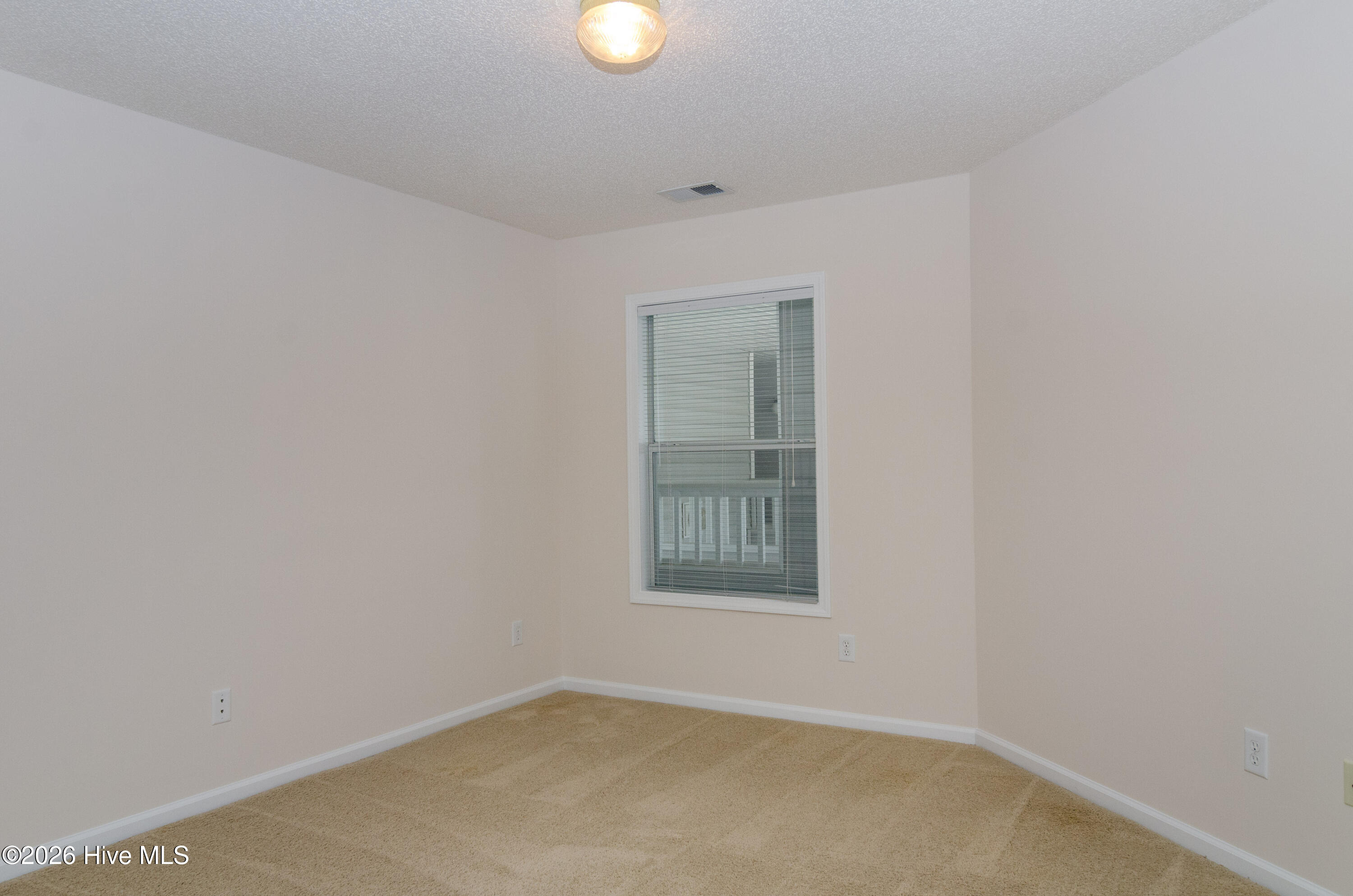 100564774 | Photo 15