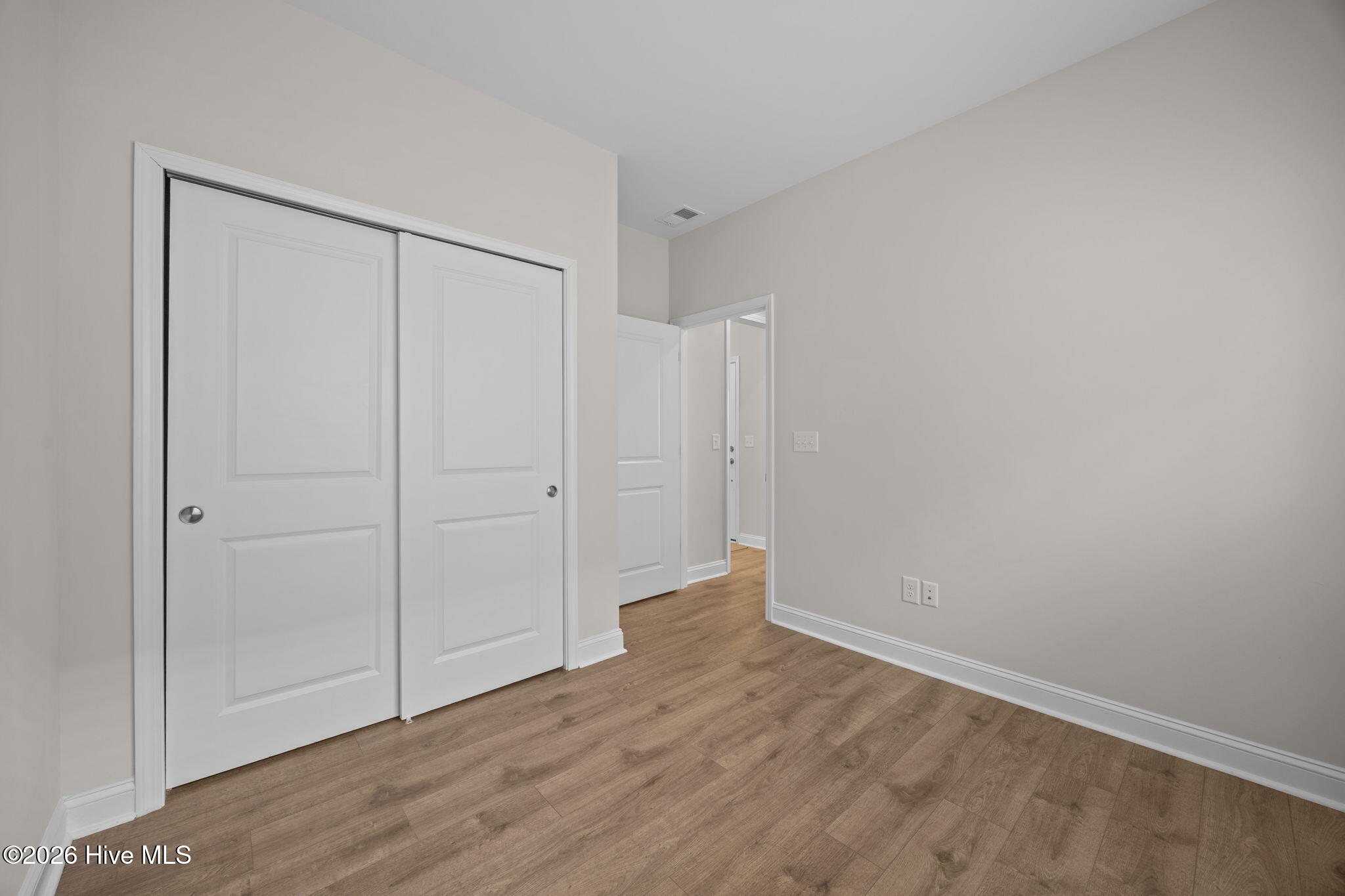 100551167 | Photo 34