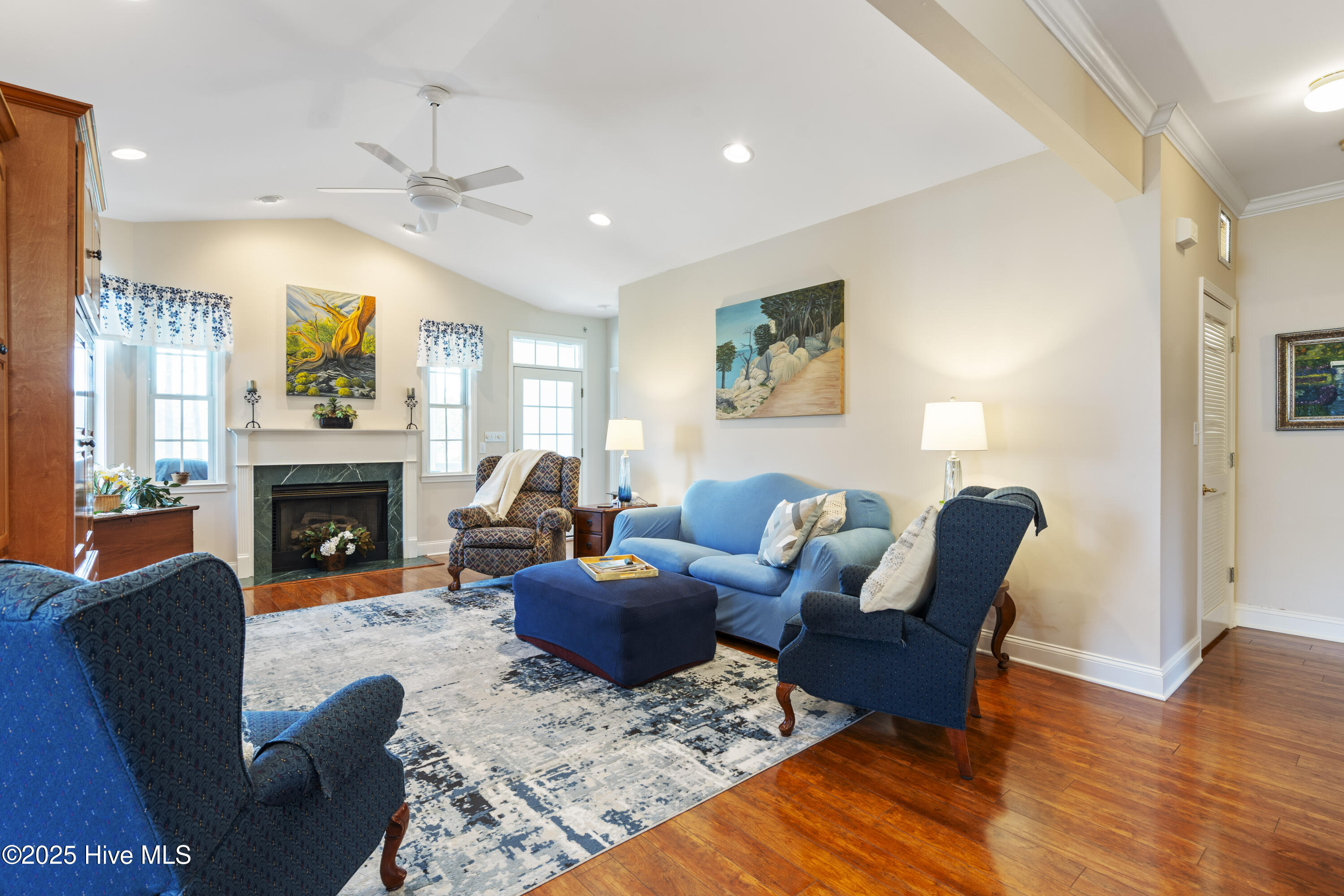 100511764 | Photo 24