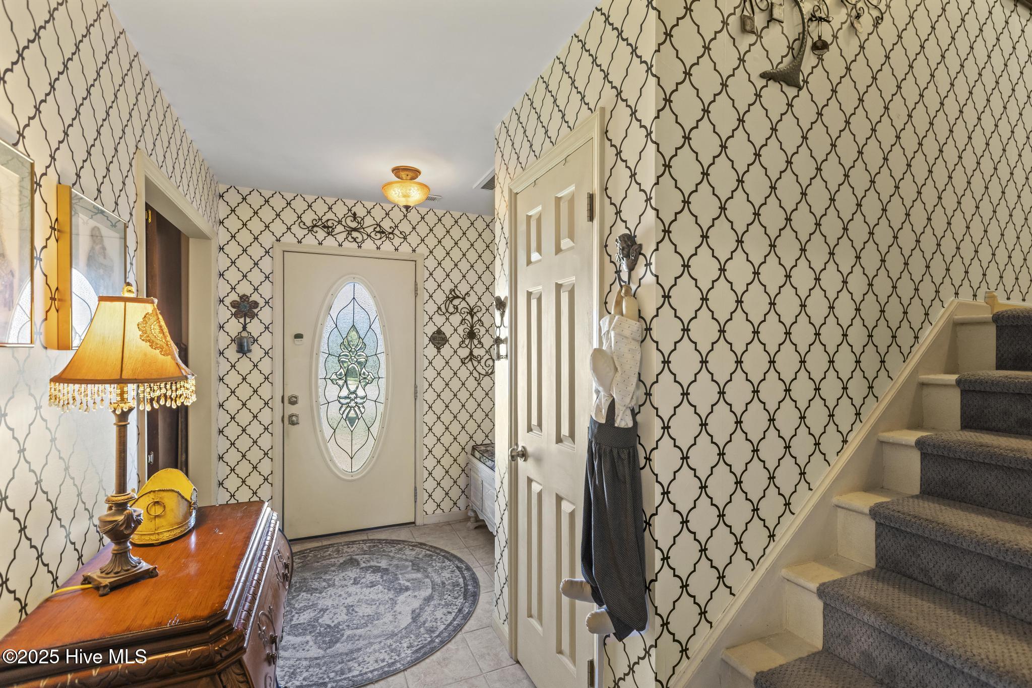 100537186 | Photo 11