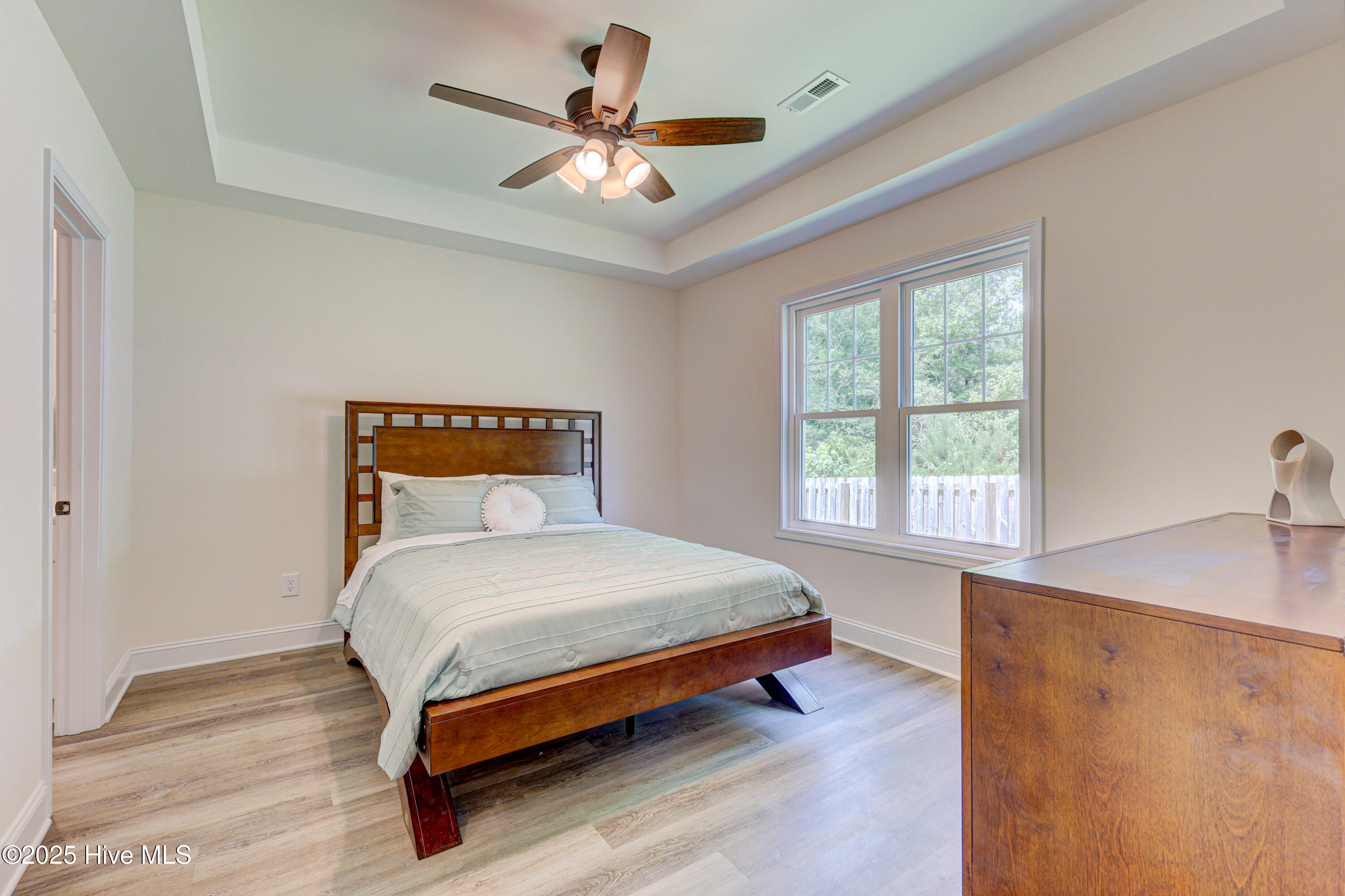 100515116 | Photo 18