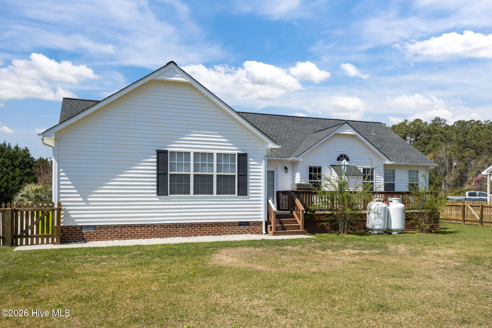 100561719 | Photo 38