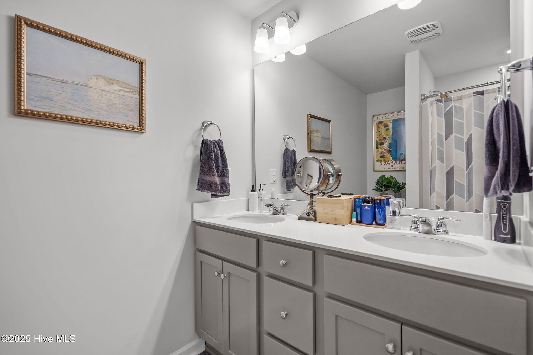 100542691 | Photo 15