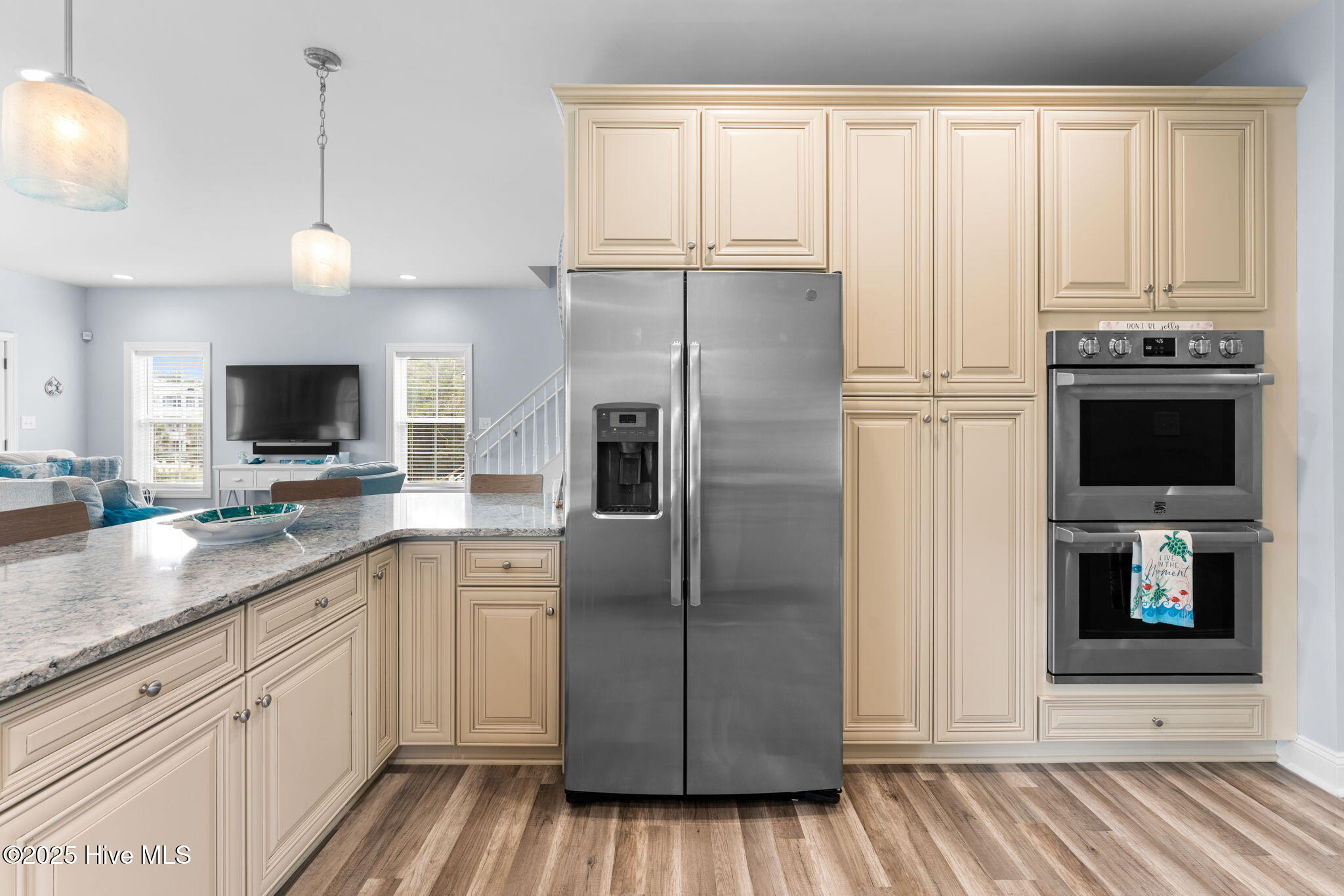 100532717 | Photo 15