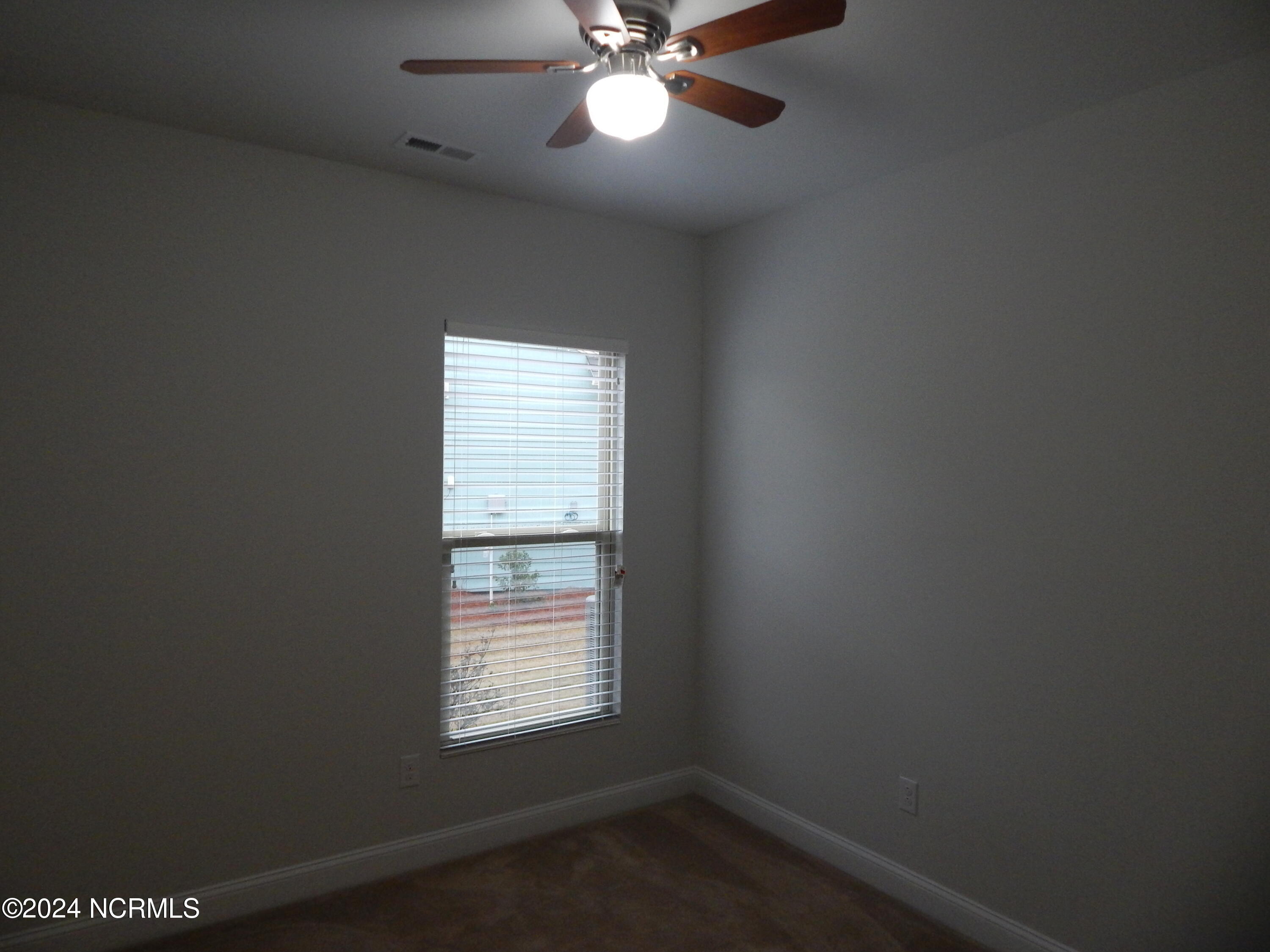 100549496 | Photo 15