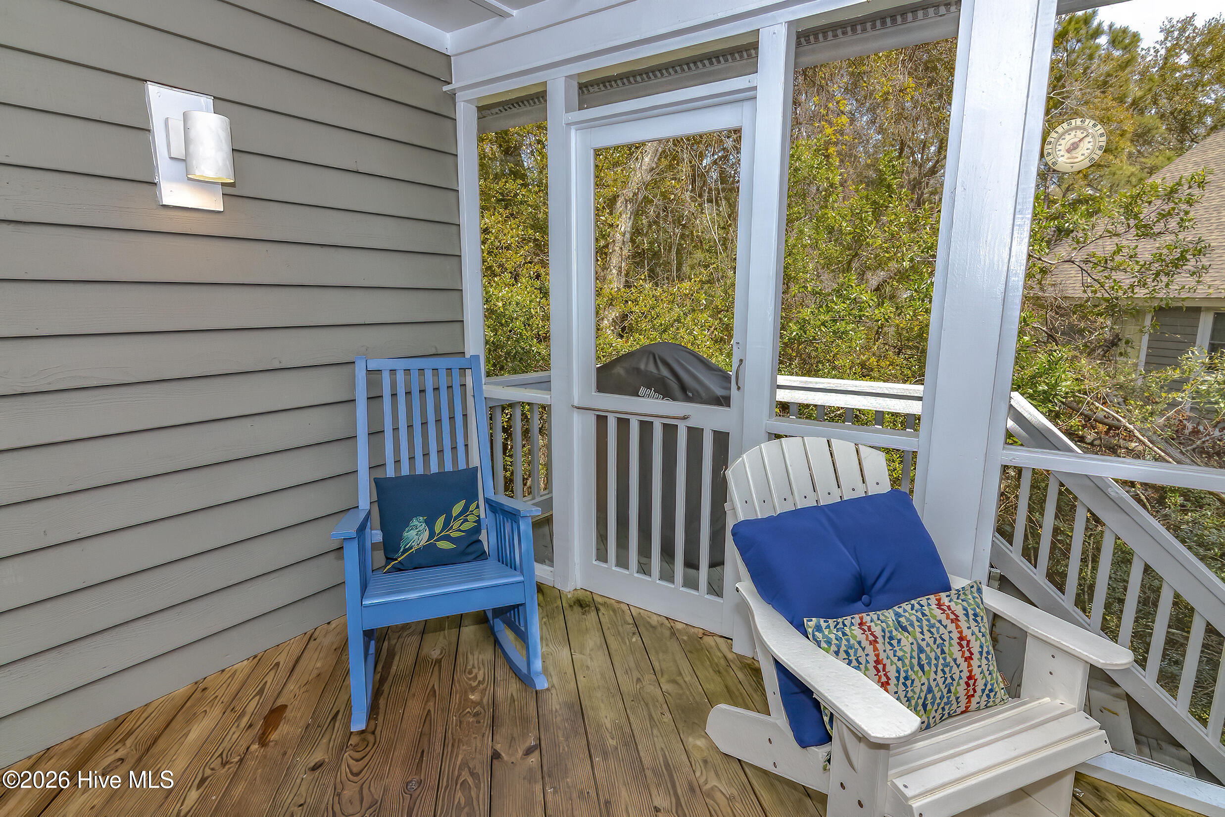 100557285 | Photo 22